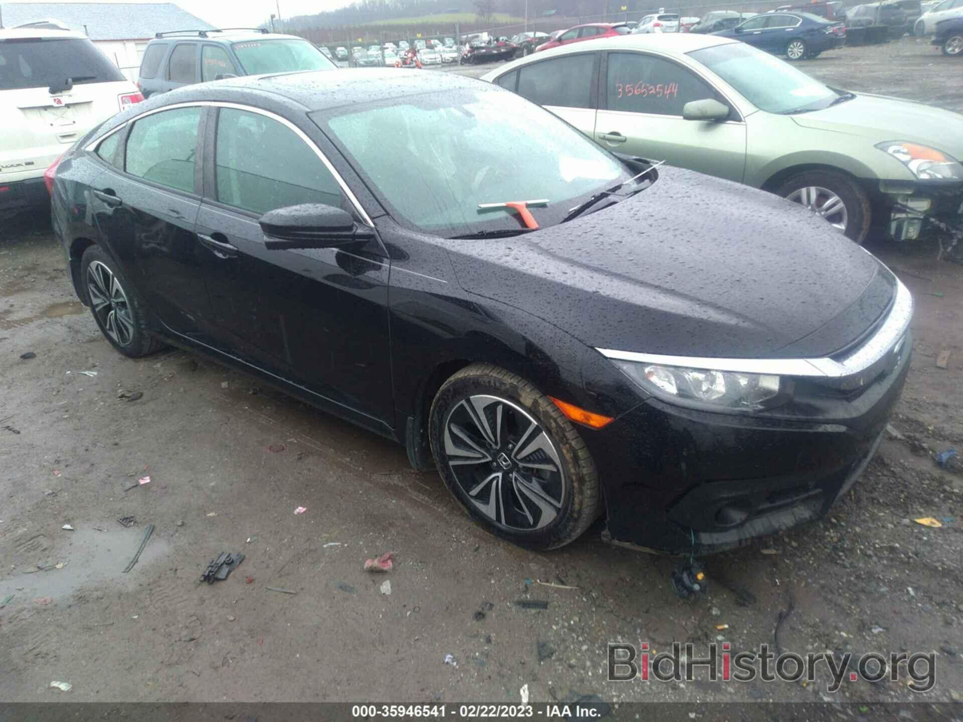 Photo 19XFC1E30JE002804 - HONDA CIVIC SEDAN 2018