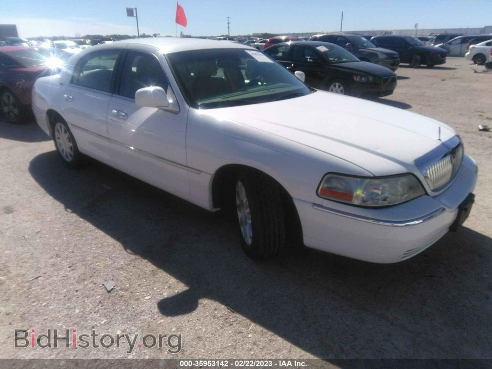 Photo 2LNBL8CV3AX613962 - LINCOLN TOWN CAR 2010