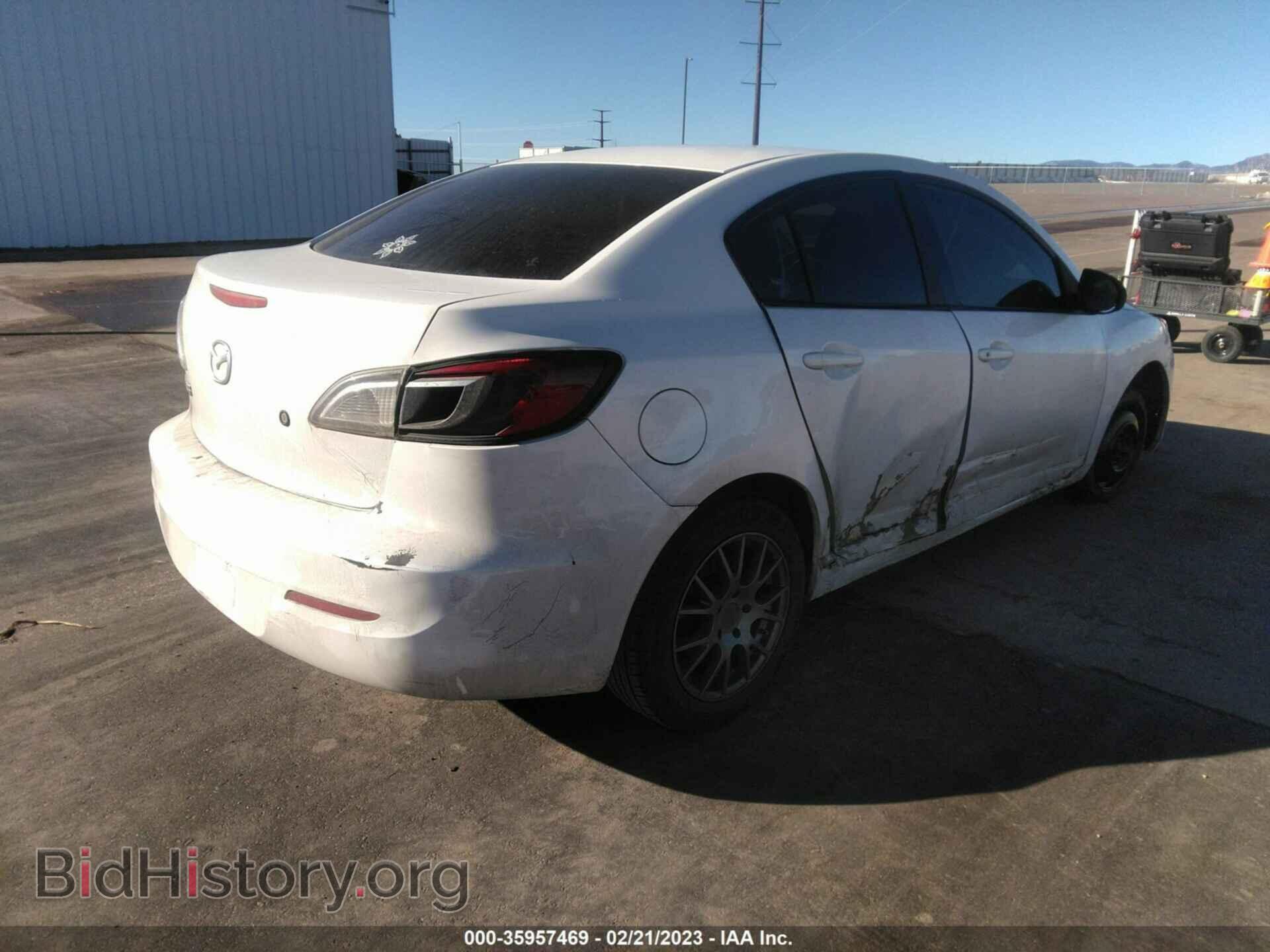 2013 MAZDA MAZDA3 - VIN: JM1BL1TF1D1815636 - Фото 4