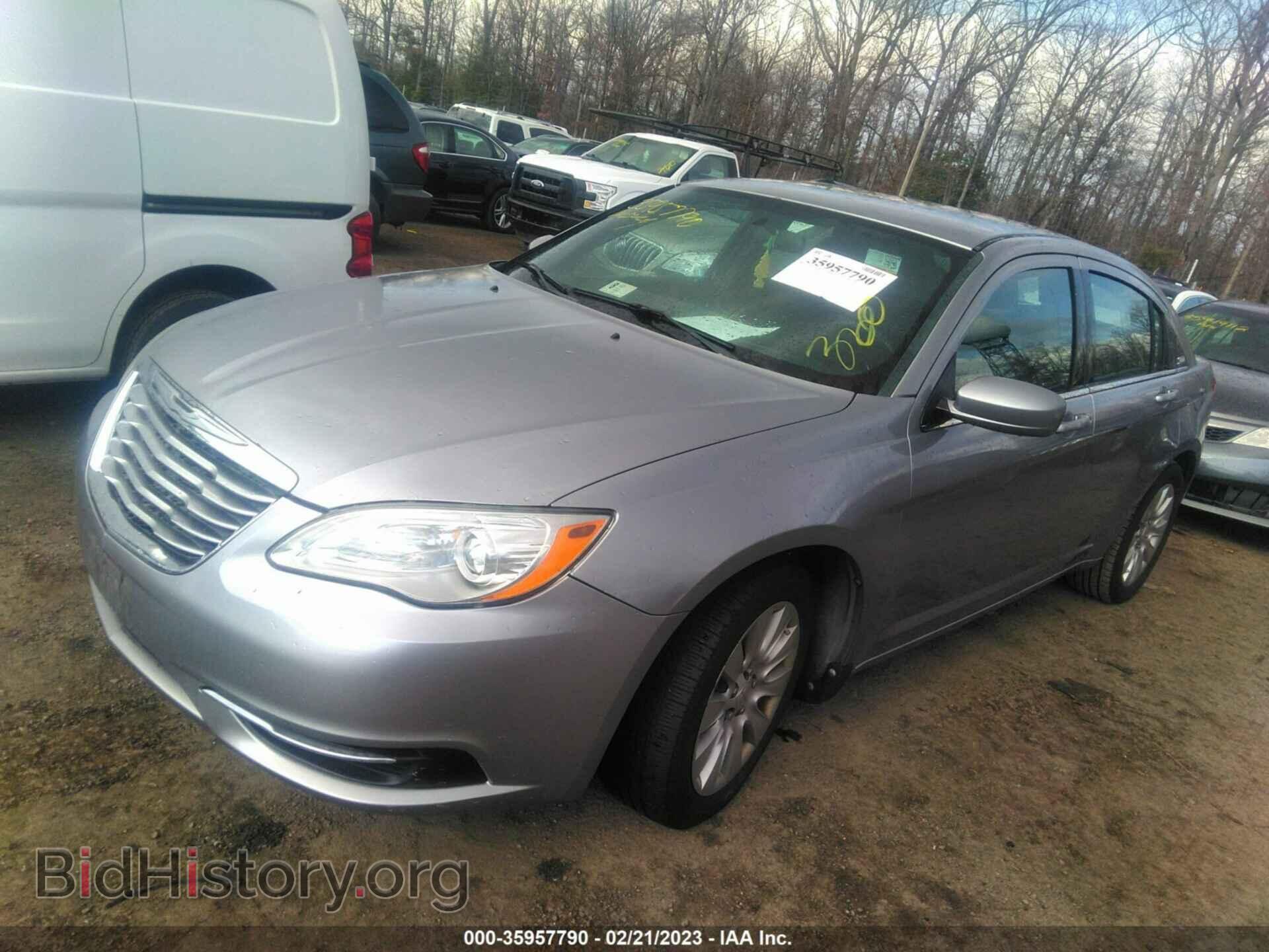 2013 CHRYSLER 200 - VIN: 1C3CCBAB4DN640855 - Фото 2