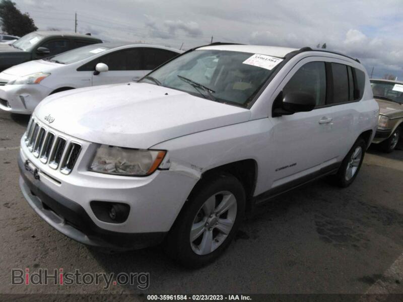 2011 Jeep COMPASS (VIN 1J4NT1FB8BD245792) — photo 2 of 11