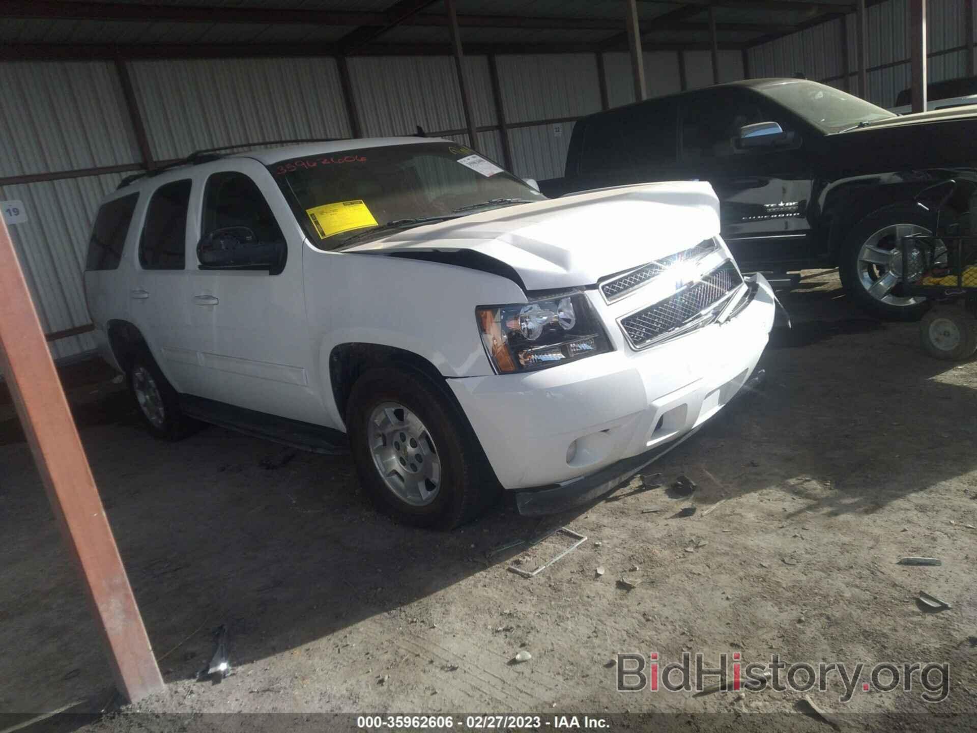 Photo 1GNSCBE0XBR329590 - CHEVROLET TAHOE 2011