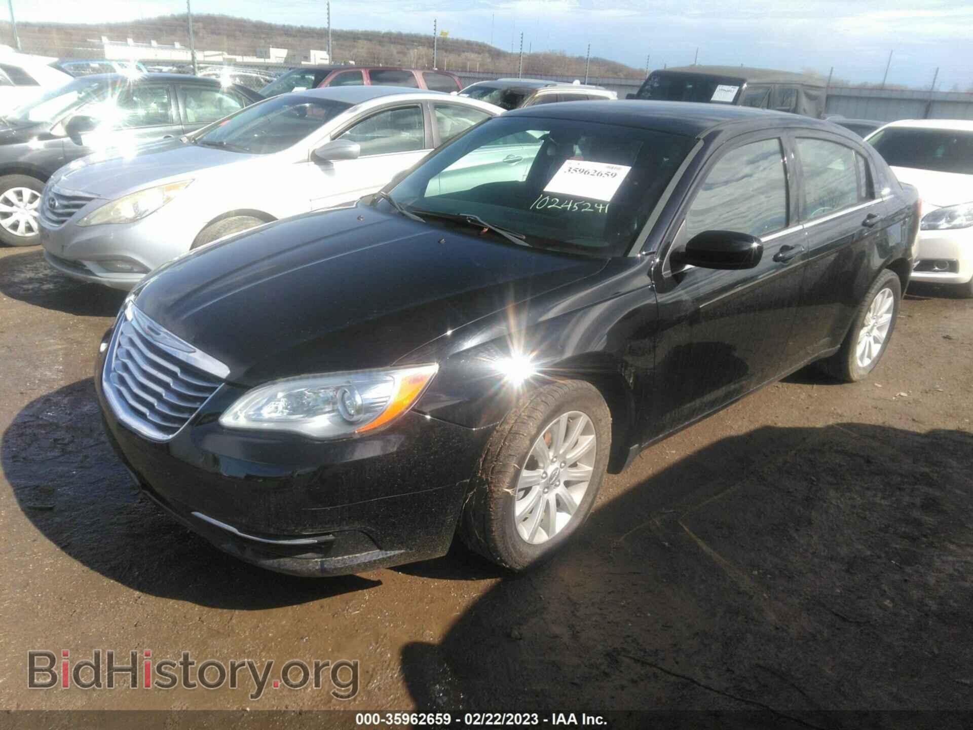 2013 CHRYSLER 200 - VIN: 1C3CCBBB2DN764928 - Фото 2