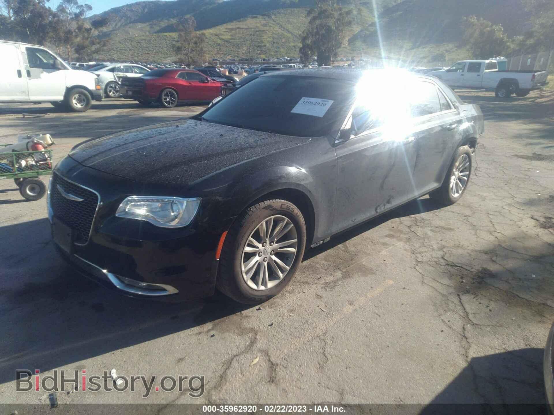 2016 CHRYSLER 300 - VIN: 2C3CCAEG3GH190287 - Фото 2