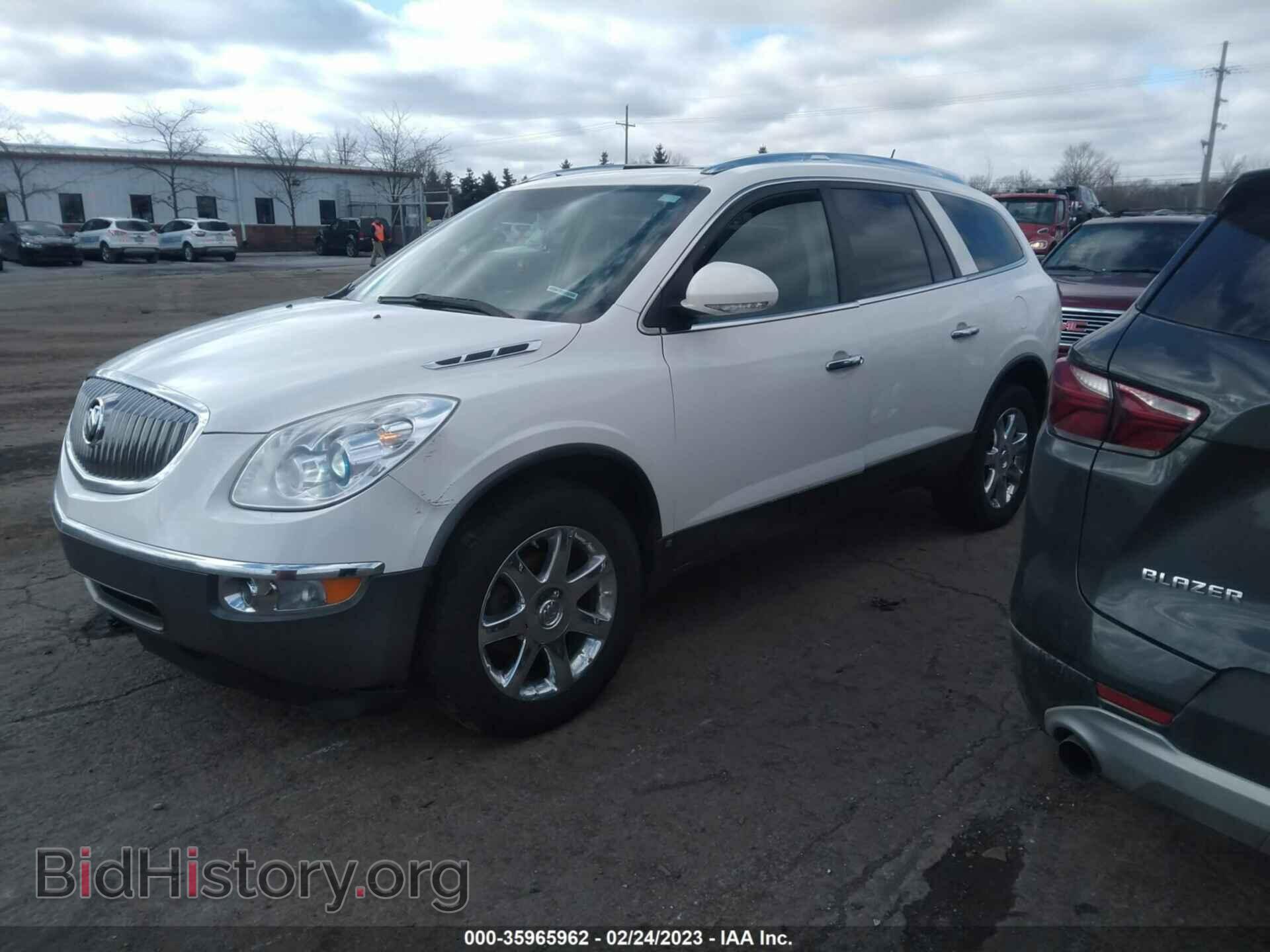 2008 BUICK ENCLAVE - VIN: 5GAEV23788J144043 - Фото 2