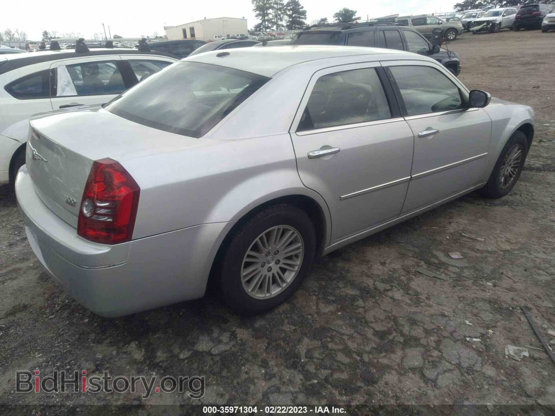 2010 CHRYSLER 300 - VIN: 2C3CA5CV8AH284090 - Фото 4