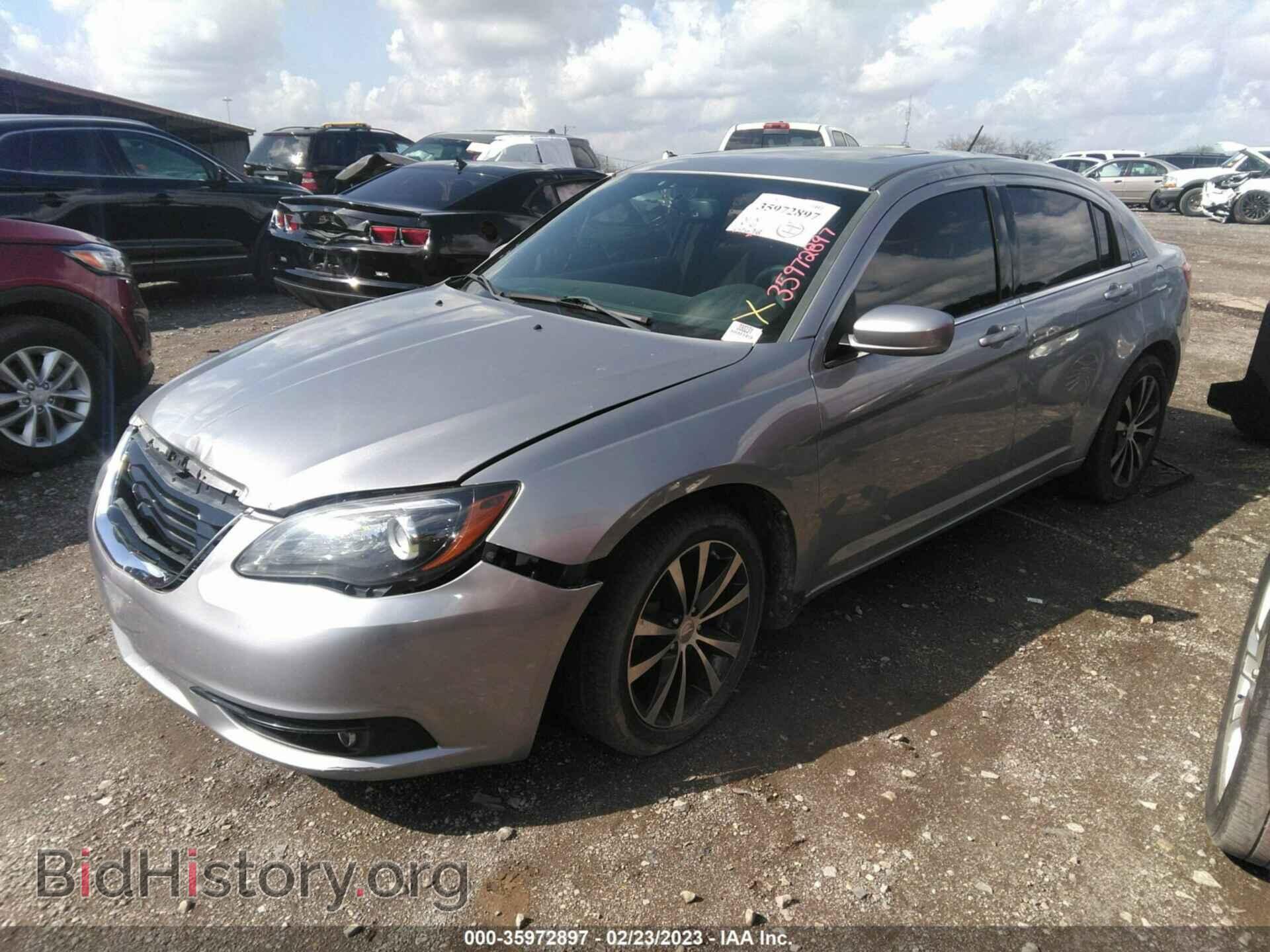 2013 CHRYSLER 200 - VIN: 1C3CCBBB2DN515853 - Фото 2