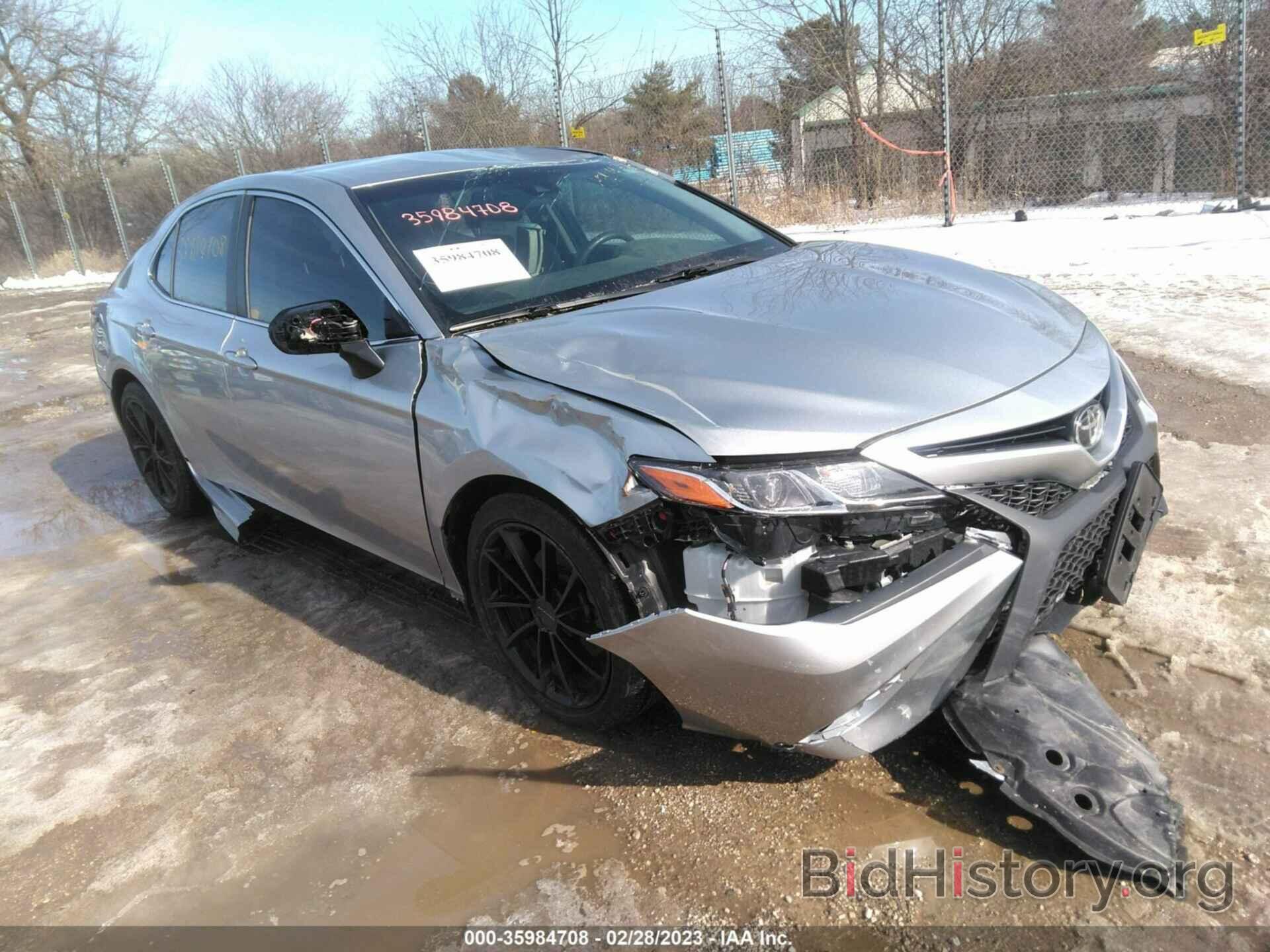 Photo 4T1B11HK0JU063896 - TOYOTA CAMRY 2018