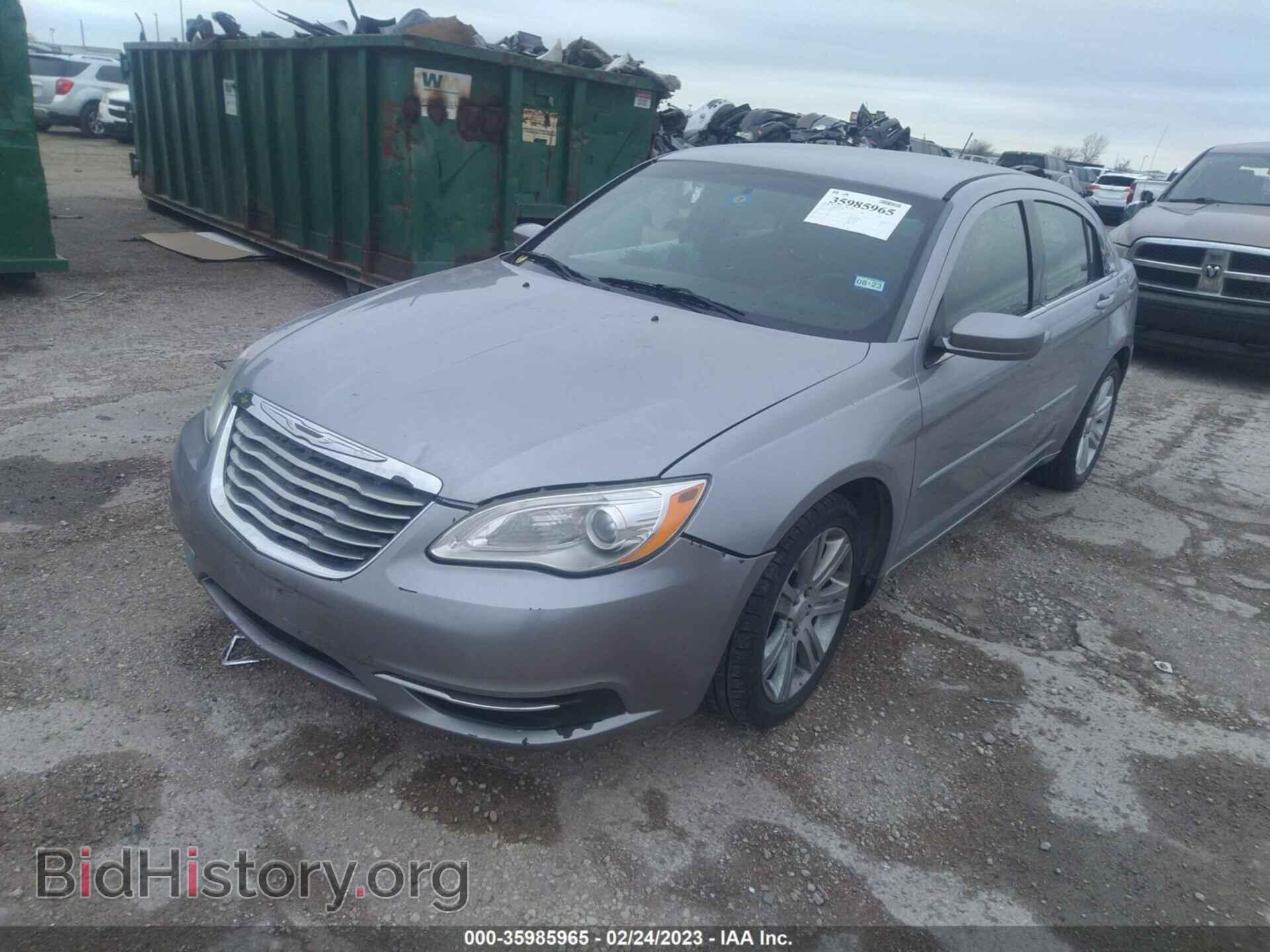 2013 CHRYSLER 200 - VIN: 1C3CCBBB3DN732215 - Фото 2
