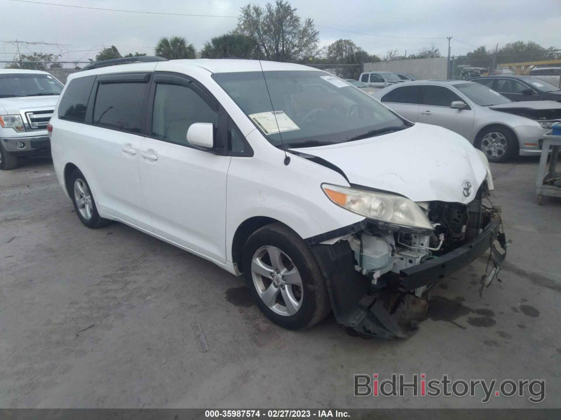 Photo 5TDKK3DC9CS252047 - TOYOTA SIENNA 2012