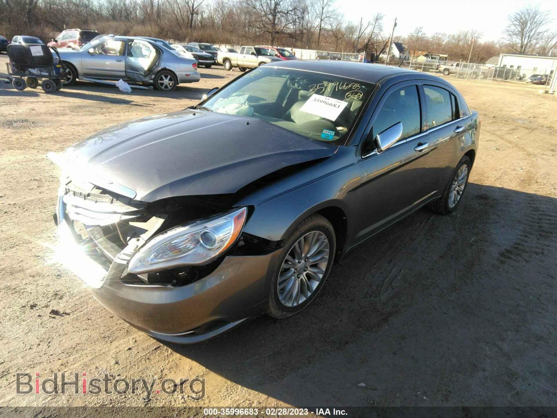2011 CHRYSLER 200 - VIN: 1C3BC2FB3BN612904 - Фото 2