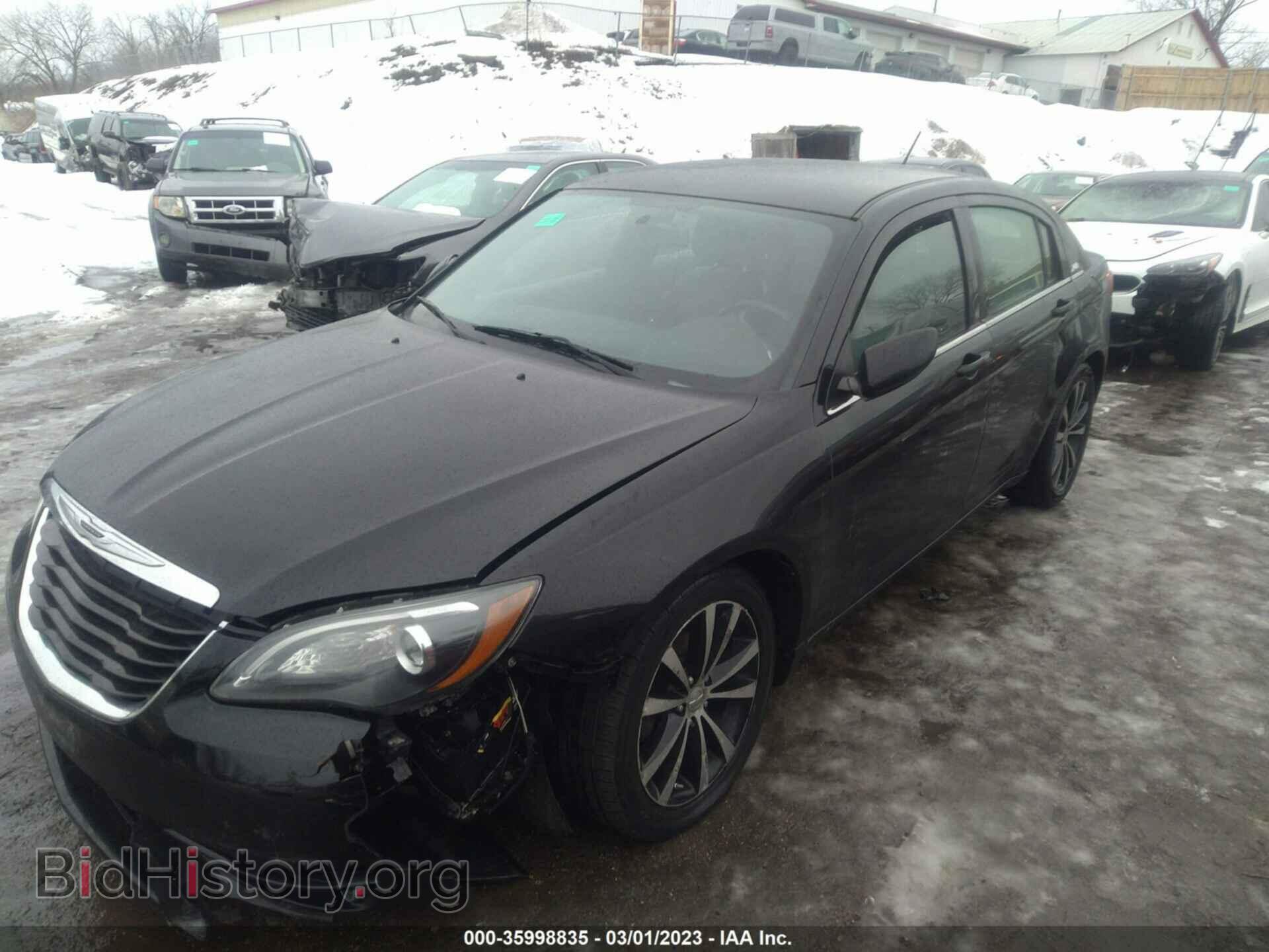 2013 CHRYSLER 200 - VIN: 1C3CCBCG3DN618032 - Photo 2