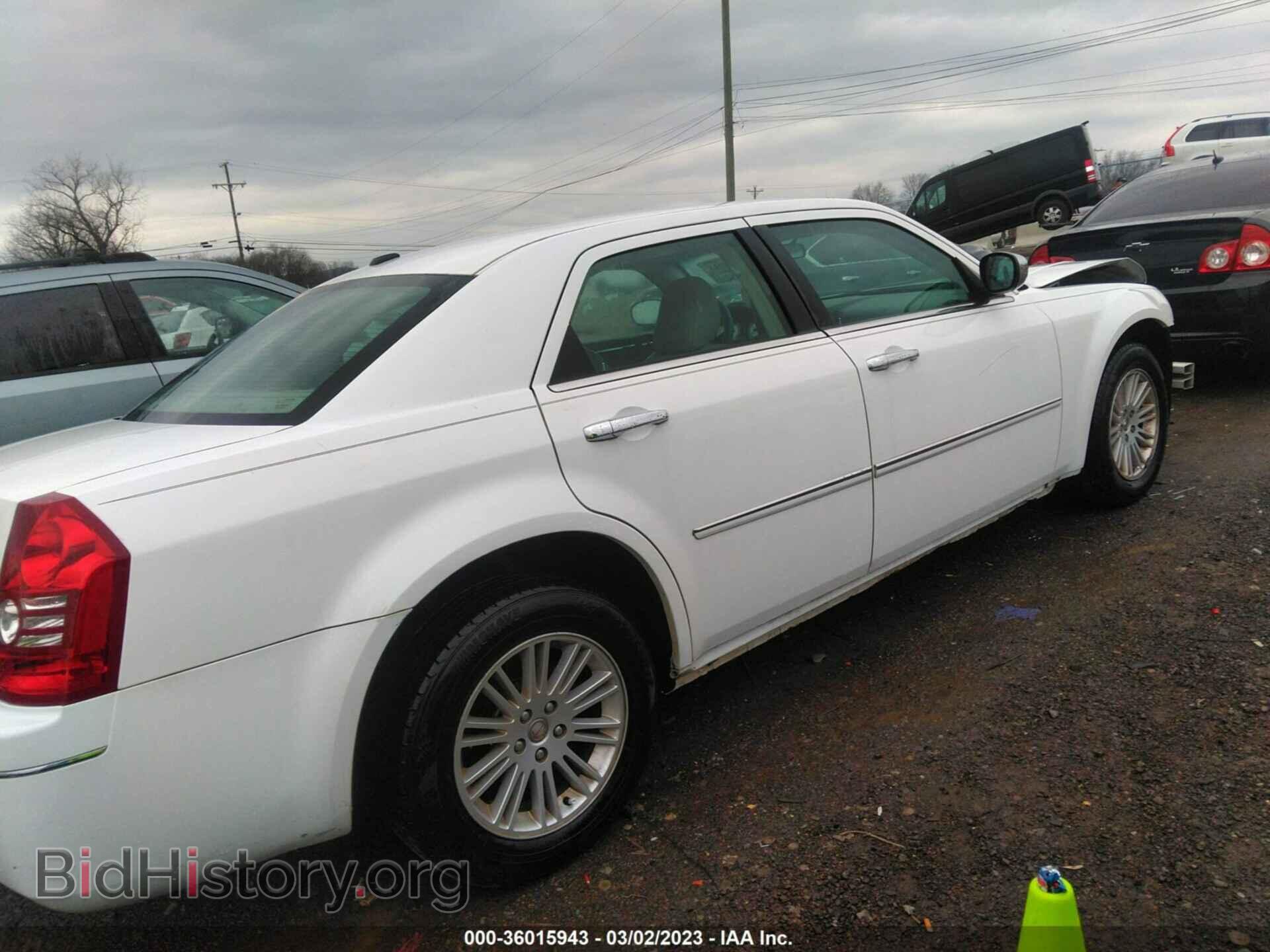2010 CHRYSLER 300 - VIN: 2C3CA5CVXAH255447 - Фото 4