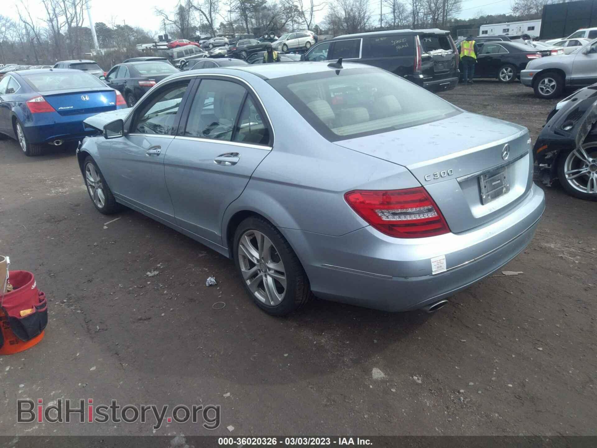 2013 MERCEDES-BENZ C-CLASS - VIN: WDDGF8AB9DR270220 - Фото 3
