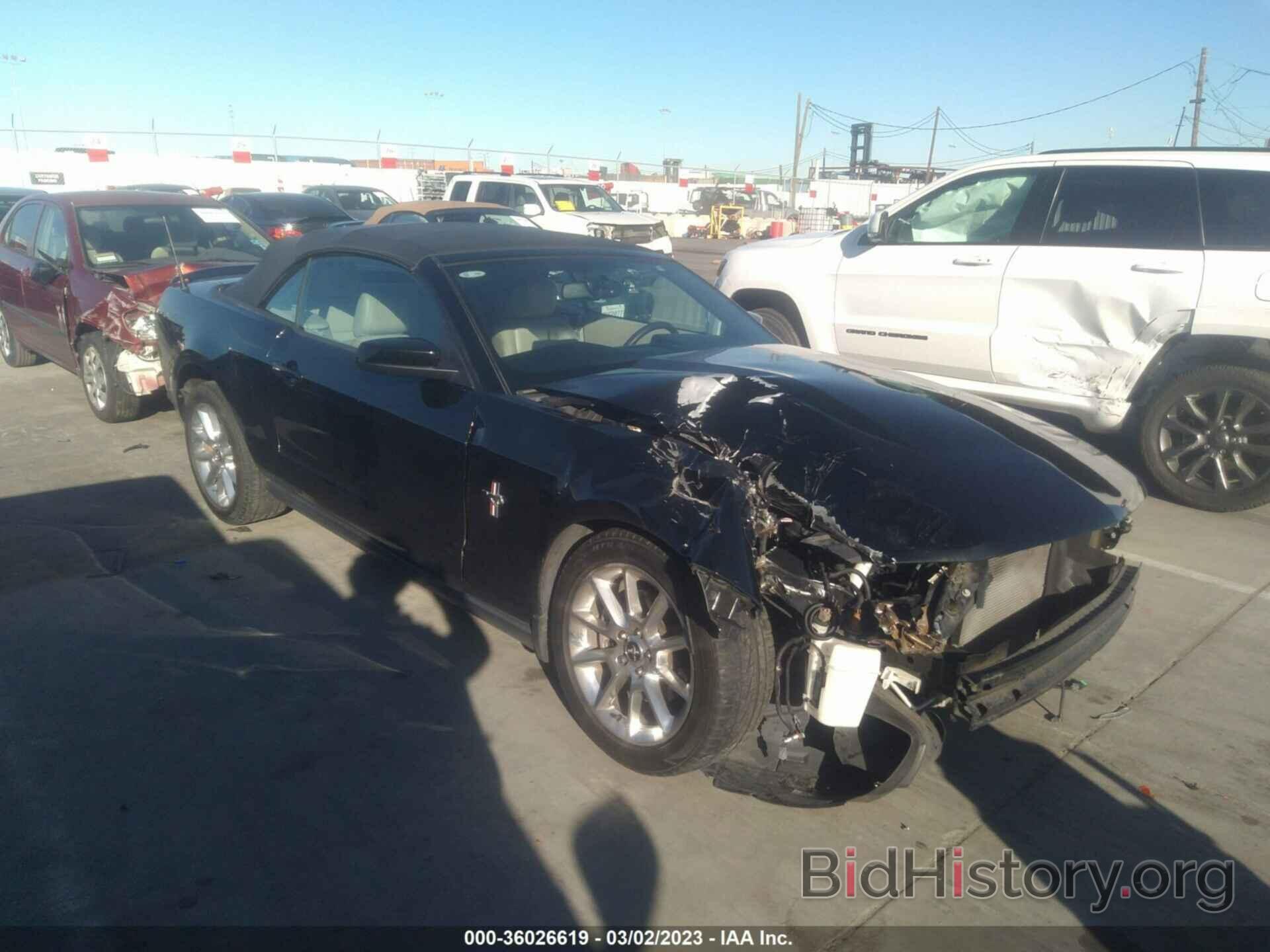 Photo 1ZVBP8EM8B5137589 - FORD MUSTANG 2011