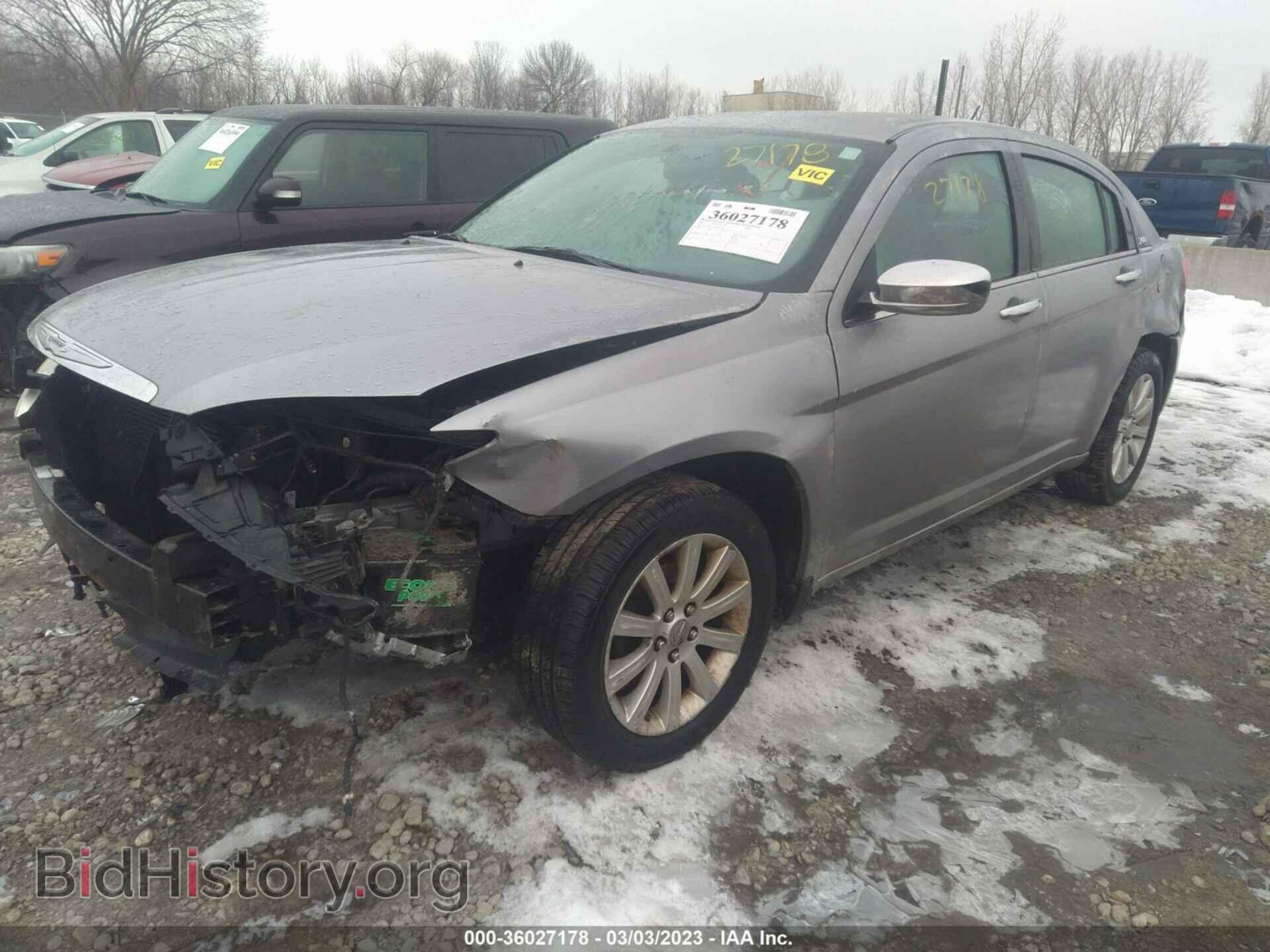 2013 CHRYSLER 200 - VIN: 1C3CCBCG7DN755152 - Фото 2