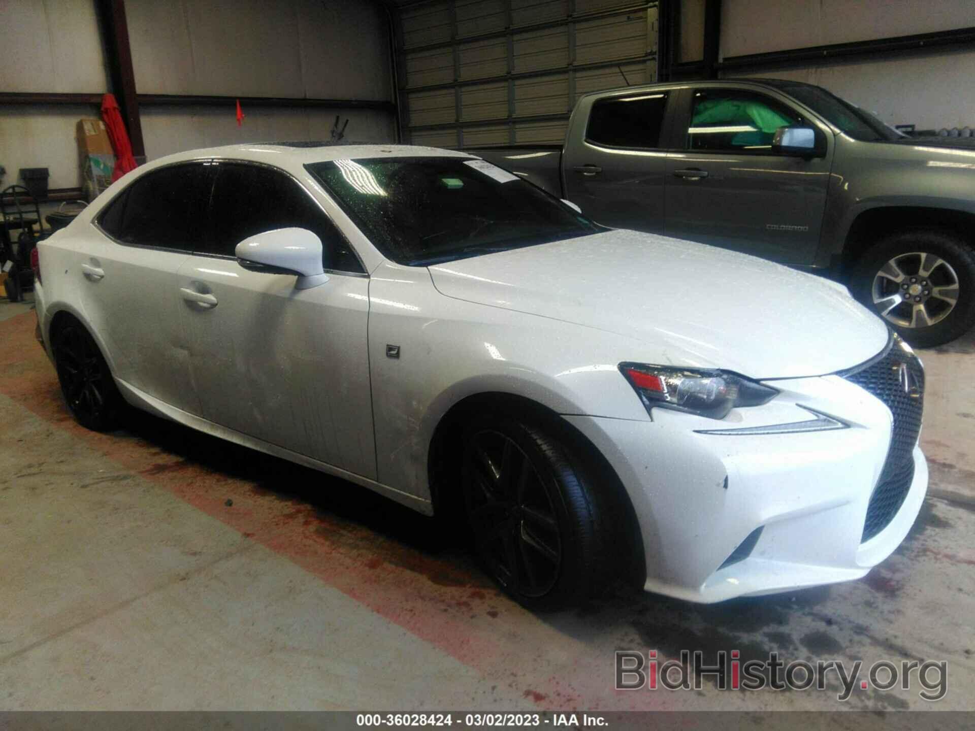 Photo JTHCM1D29G5004479 - LEXUS IS 300 2016