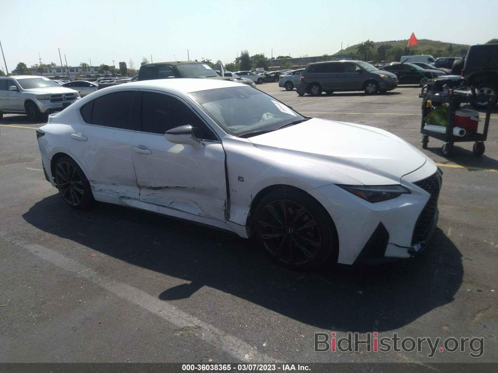 Photo JTHGZ1B23M5038385 - LEXUS IS 2021