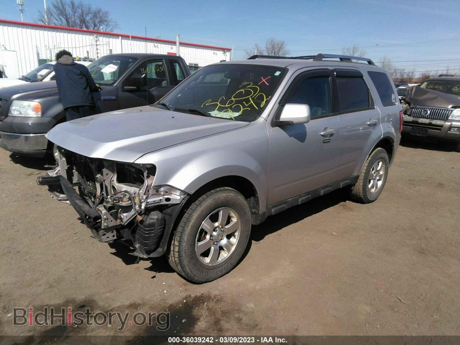2011 FORD ESCAPE - VIN: 1FMCU0E78BKA32334 - Фото 2