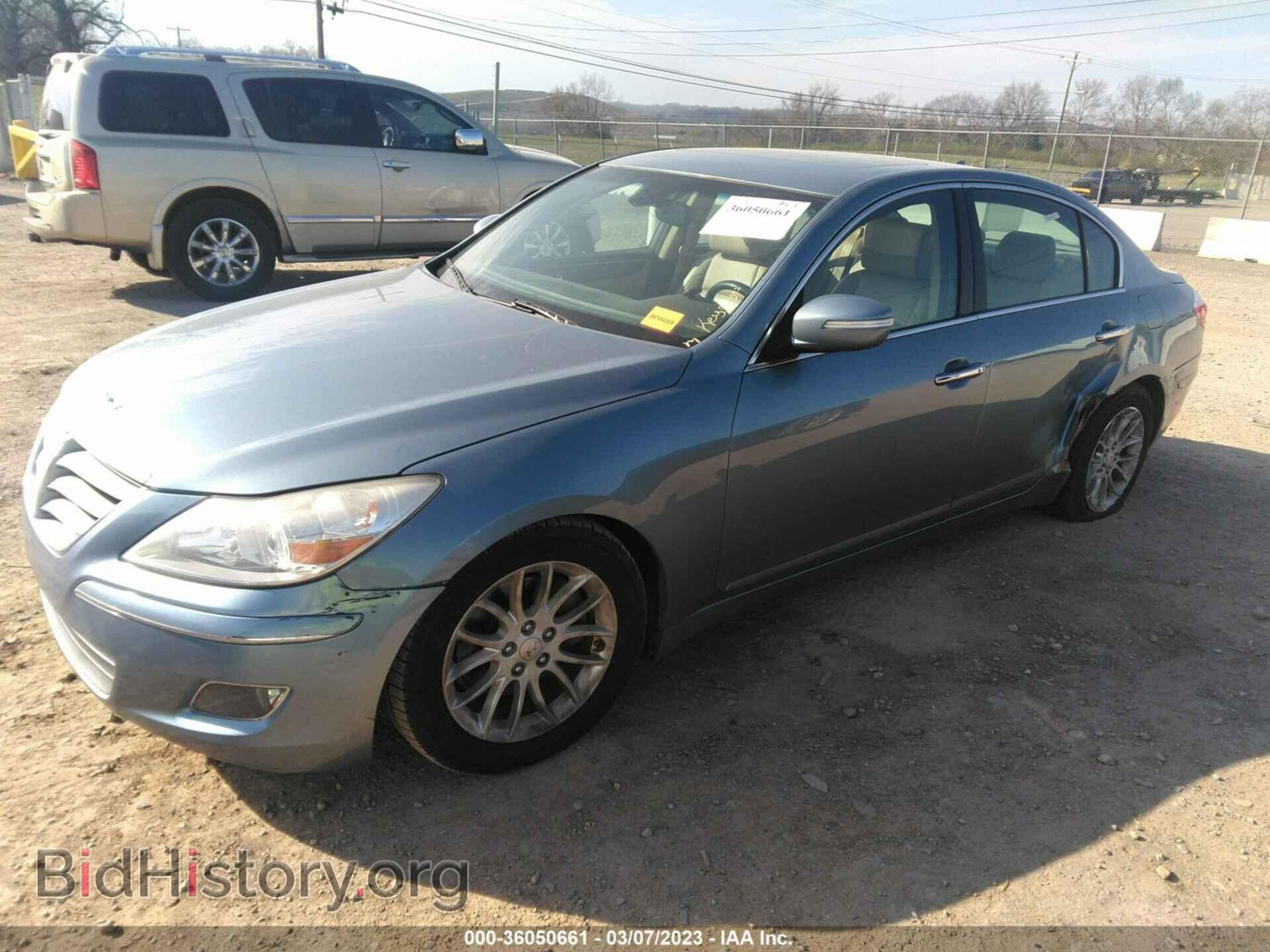 2011 HYUNDAI GENESIS - VIN: KMHGC4DE5BU123772 - Фото 2