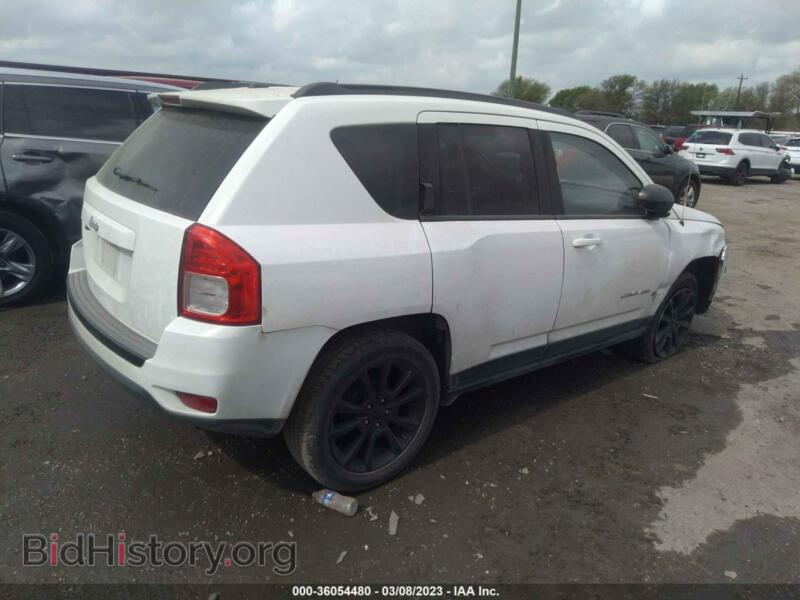 2012 Jeep COMPASS (VIN 1C4NJCEB6CD715960) — photo 4 of 10