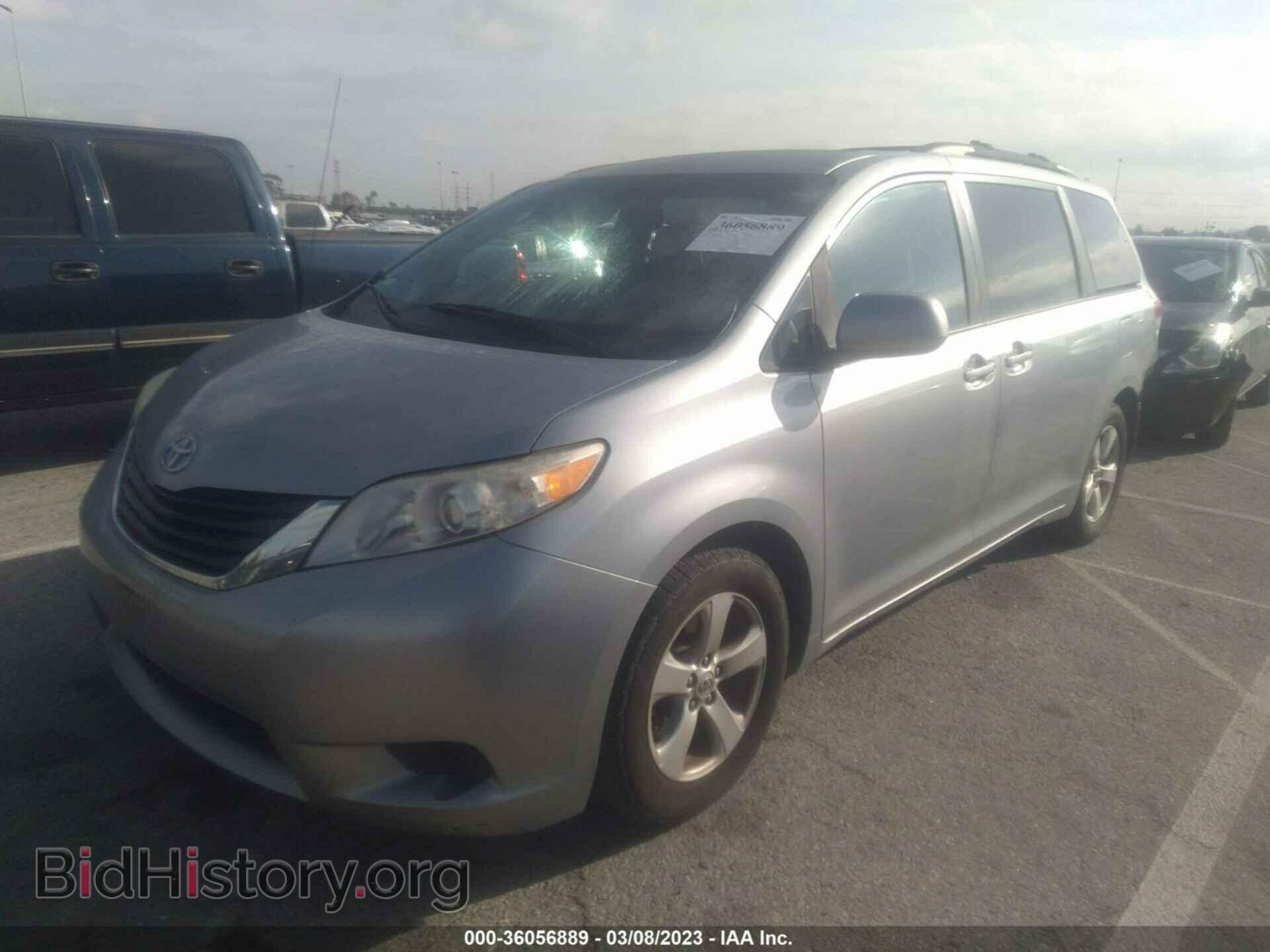 2011 TOYOTA SIENNA - VIN: 5TDKK3DC2BS067885 - Фото 2