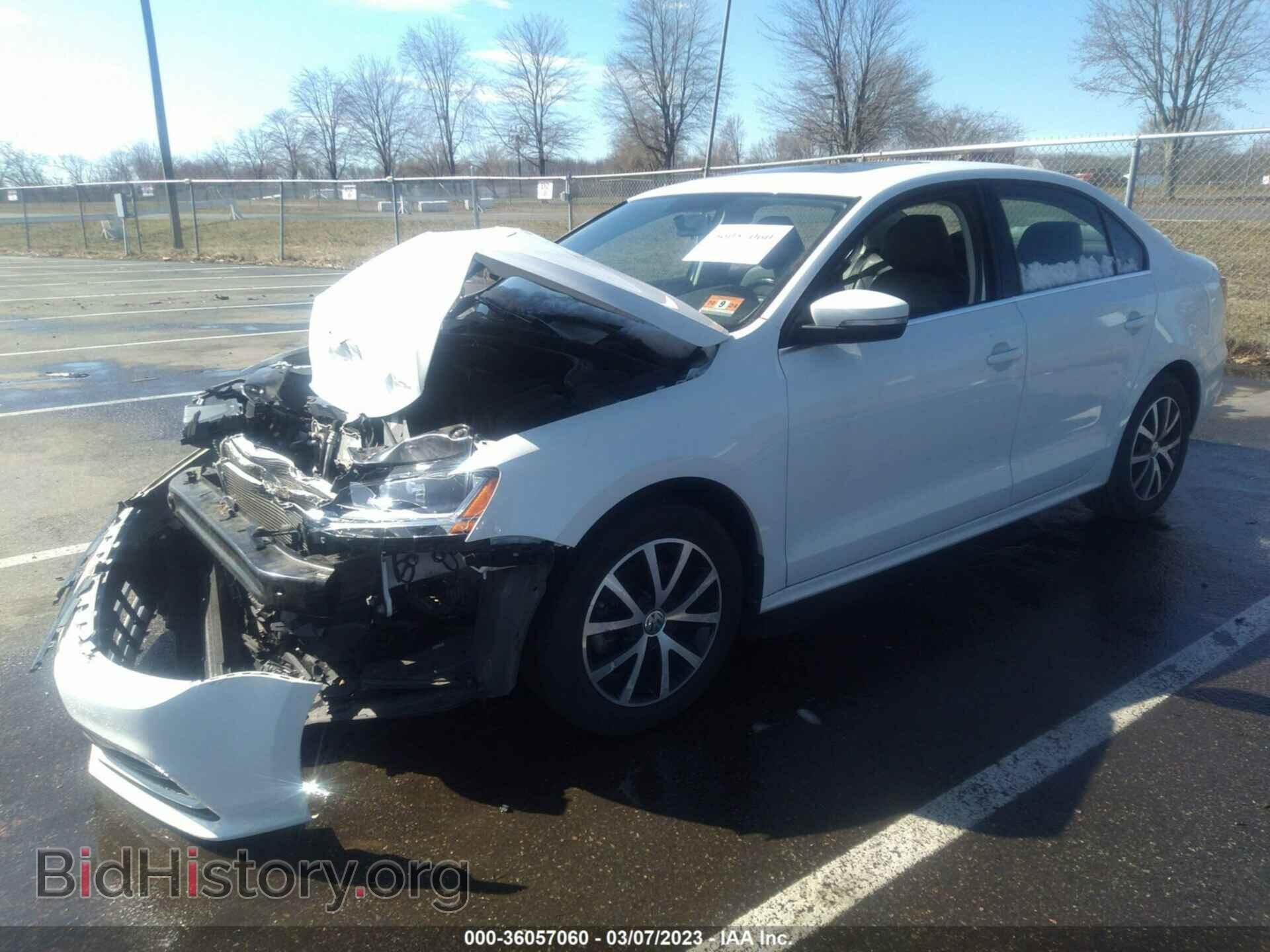 2017 VOLKSWAGEN JETTA - VIN: 3VWDB7AJ5HM415946 - Фото 2