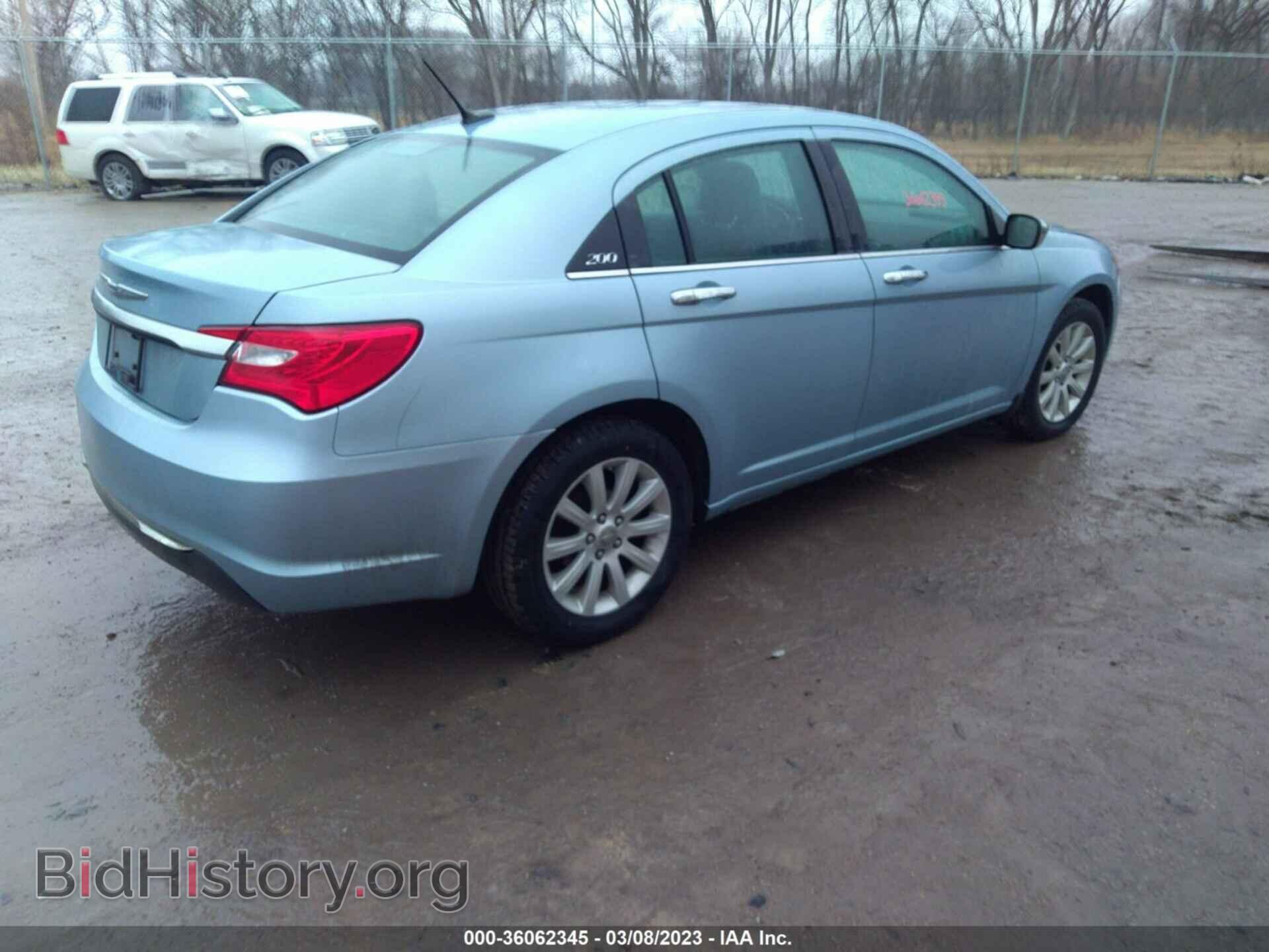 2013 CHRYSLER 200 - VIN: 1C3CCBCG1DN583300 - Photo 4