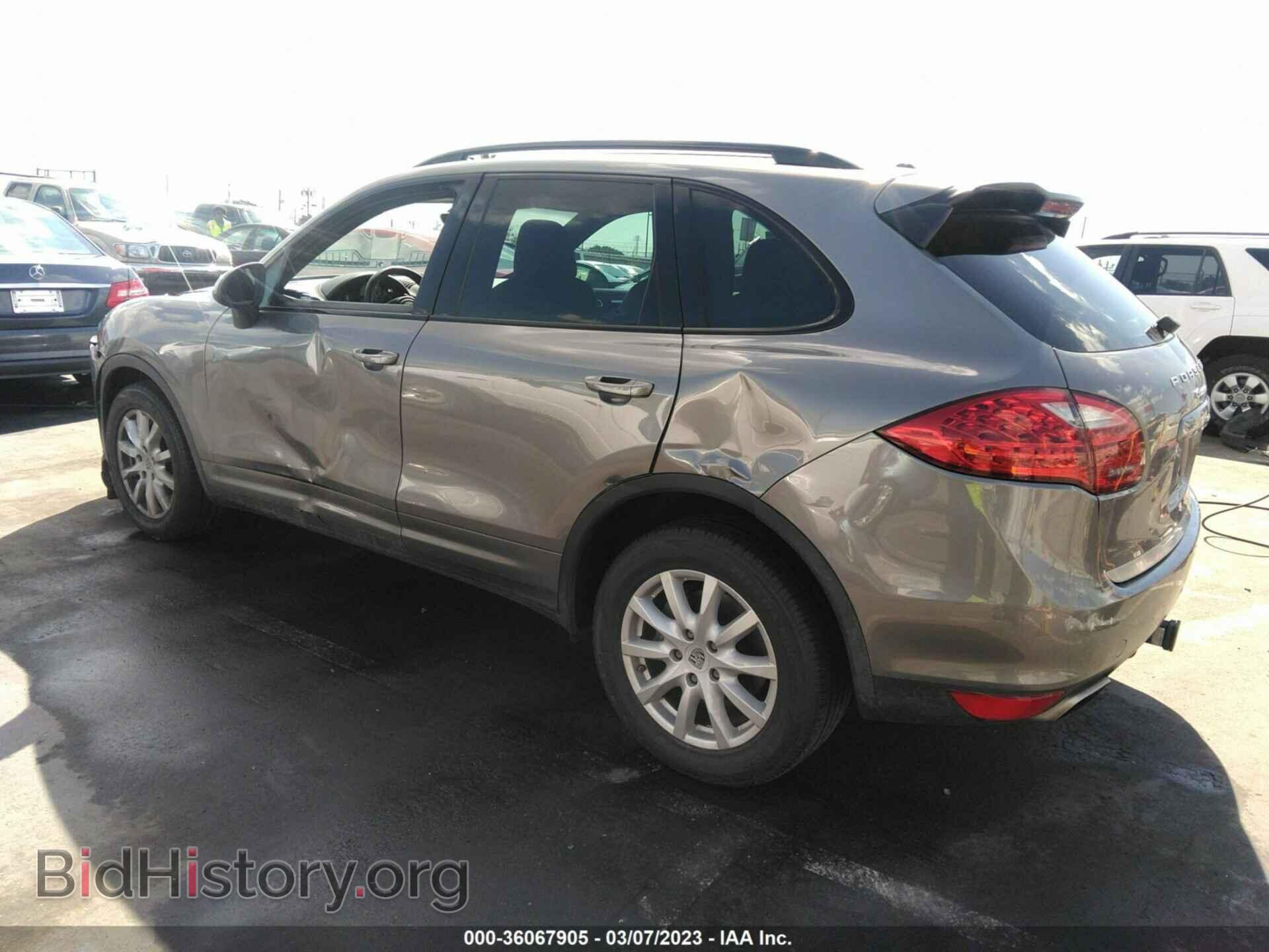 2011 PORSCHE CAYENNE - VIN: WP1AA2A21BLA09366 - Photo 3