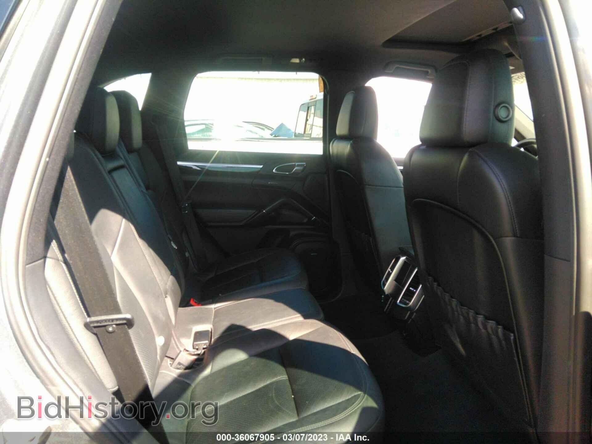 2011 PORSCHE CAYENNE - VIN: WP1AA2A21BLA09366 - Photo 8