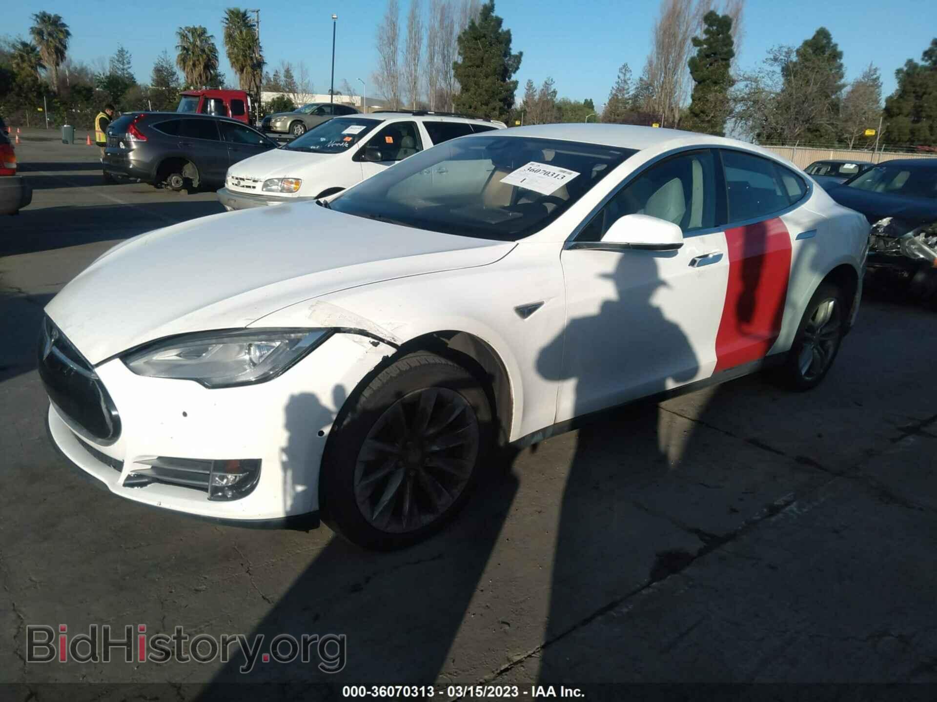 2014 TESLA MODEL S - VIN: 5YJSA1H14EFP53788 - Фото 2