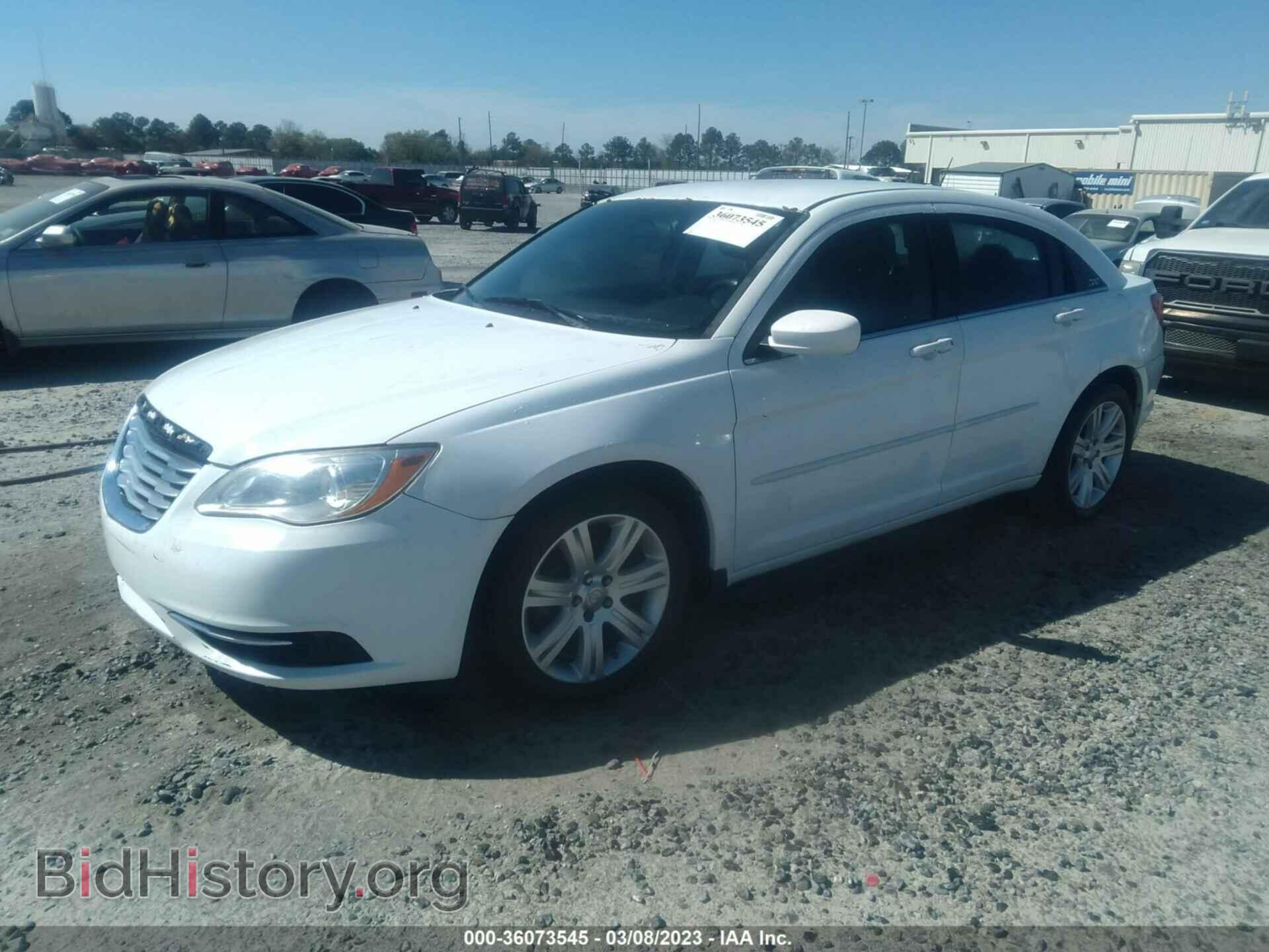 2013 CHRYSLER 200 - VIN: 1C3CCBBB9DN721851 - Фото 2