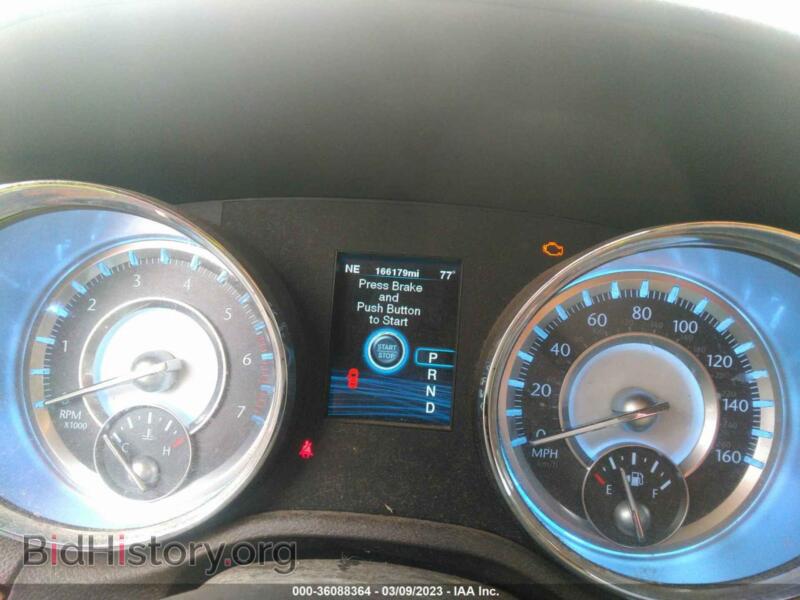 2012 Chrysler 300 (VIN 2C3CCAET6CH245466) — photo 7 of 11