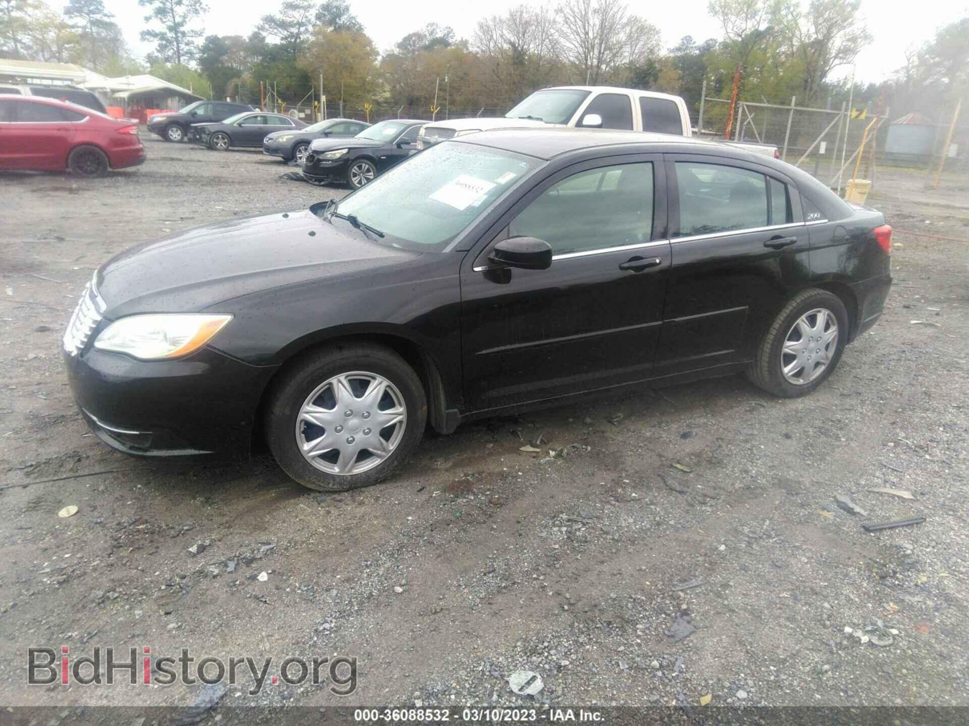 2012 CHRYSLER 200 - VIN: 1C3CCBAB3CN217201 - Фото 2