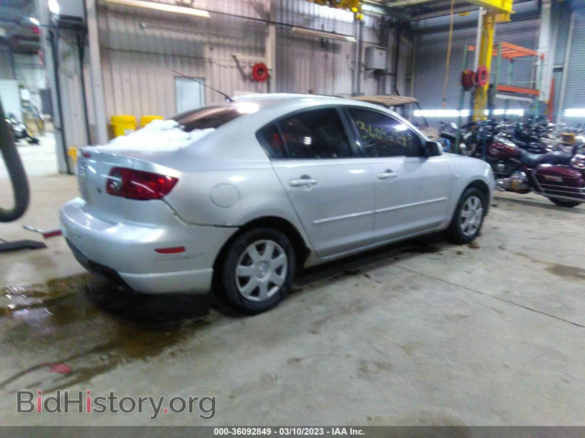 2006 MAZDA MAZDA3 - VIN: JM1BK12FX61445925 - Фото 4
