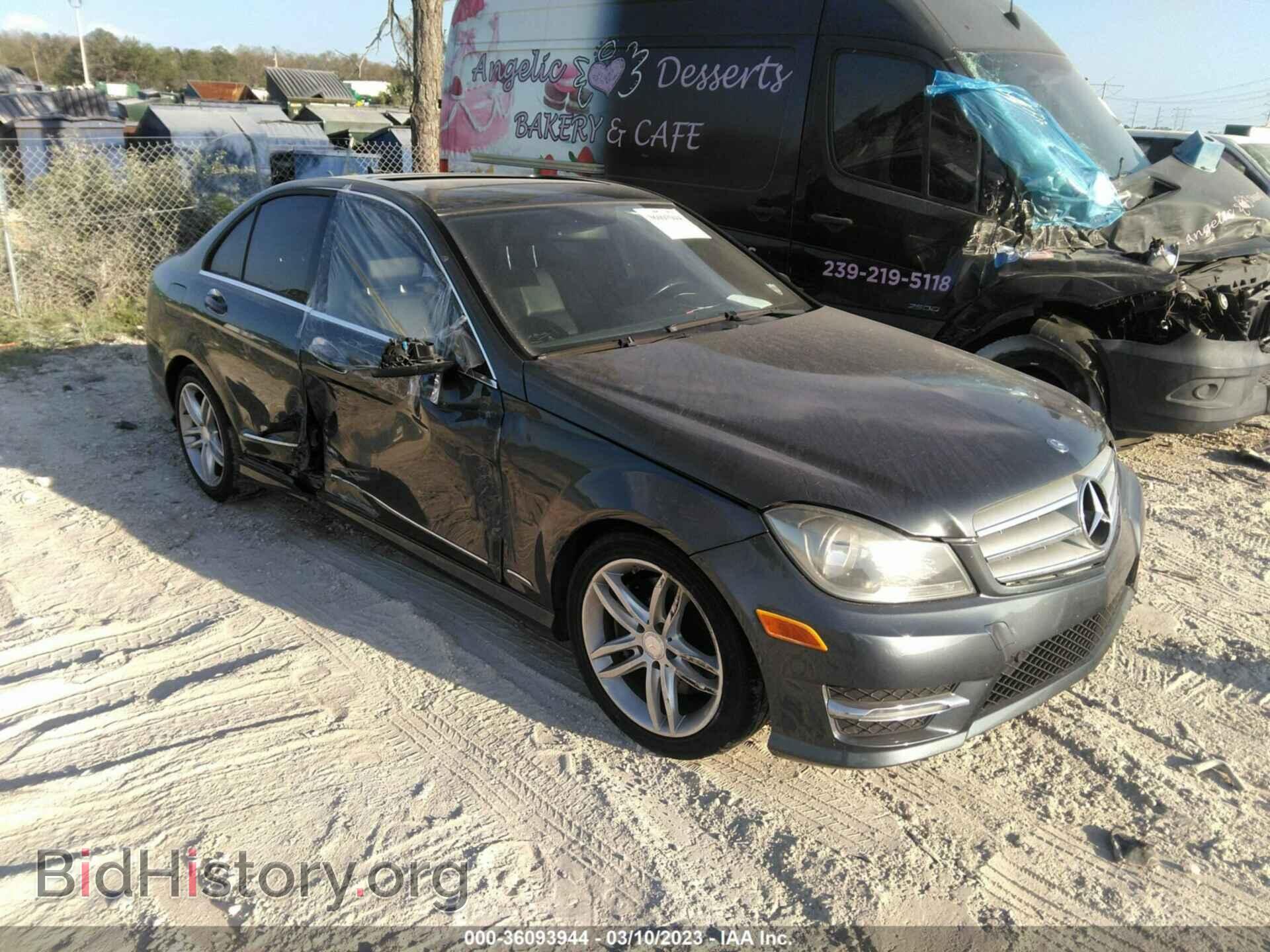 Photo WDDGF8AB4DA814573 - MERCEDES-BENZ C-CLASS 2013