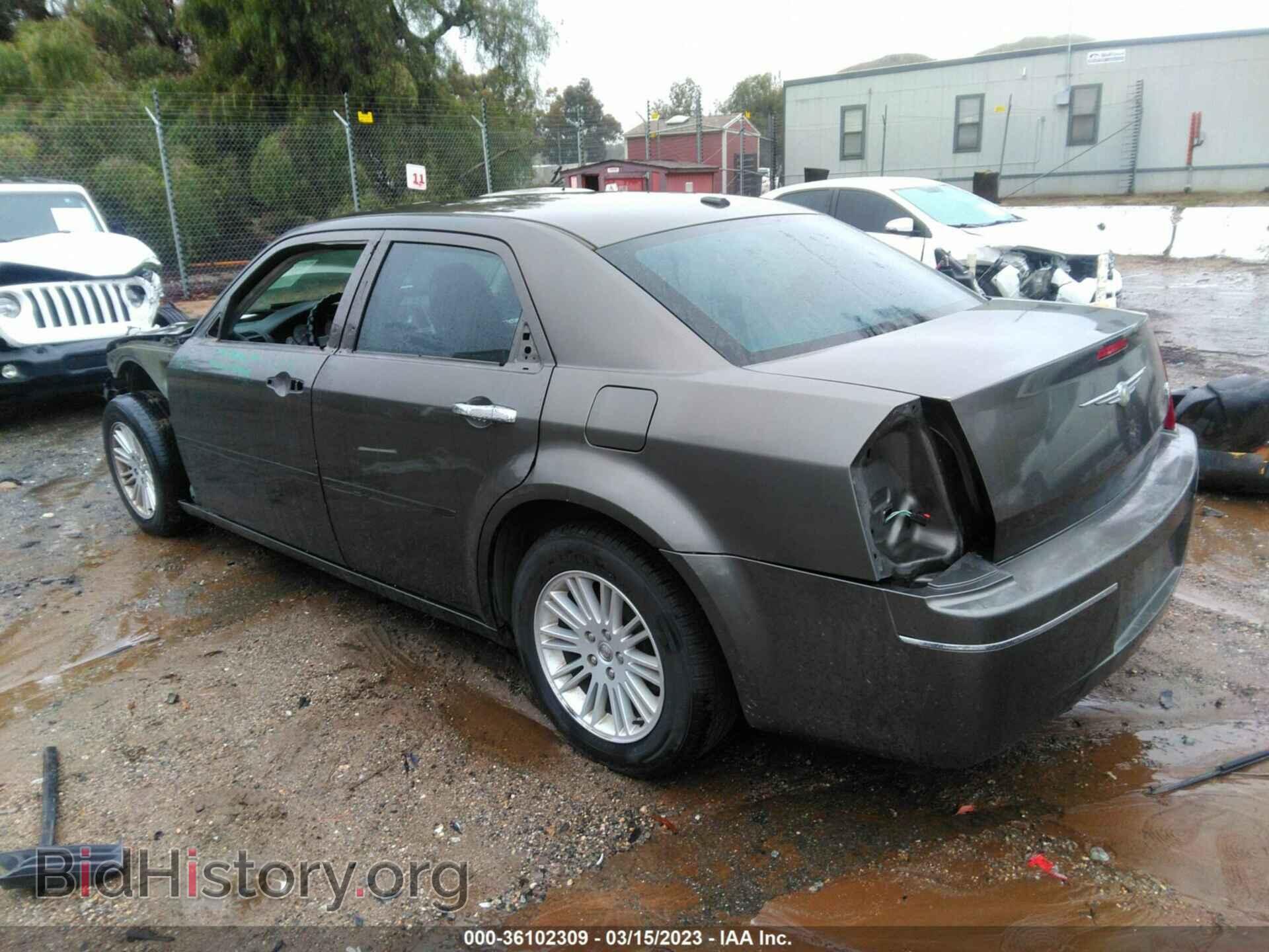 2010 CHRYSLER 300 - VIN: 2C3CA5CV9AH263197 - Фото 3