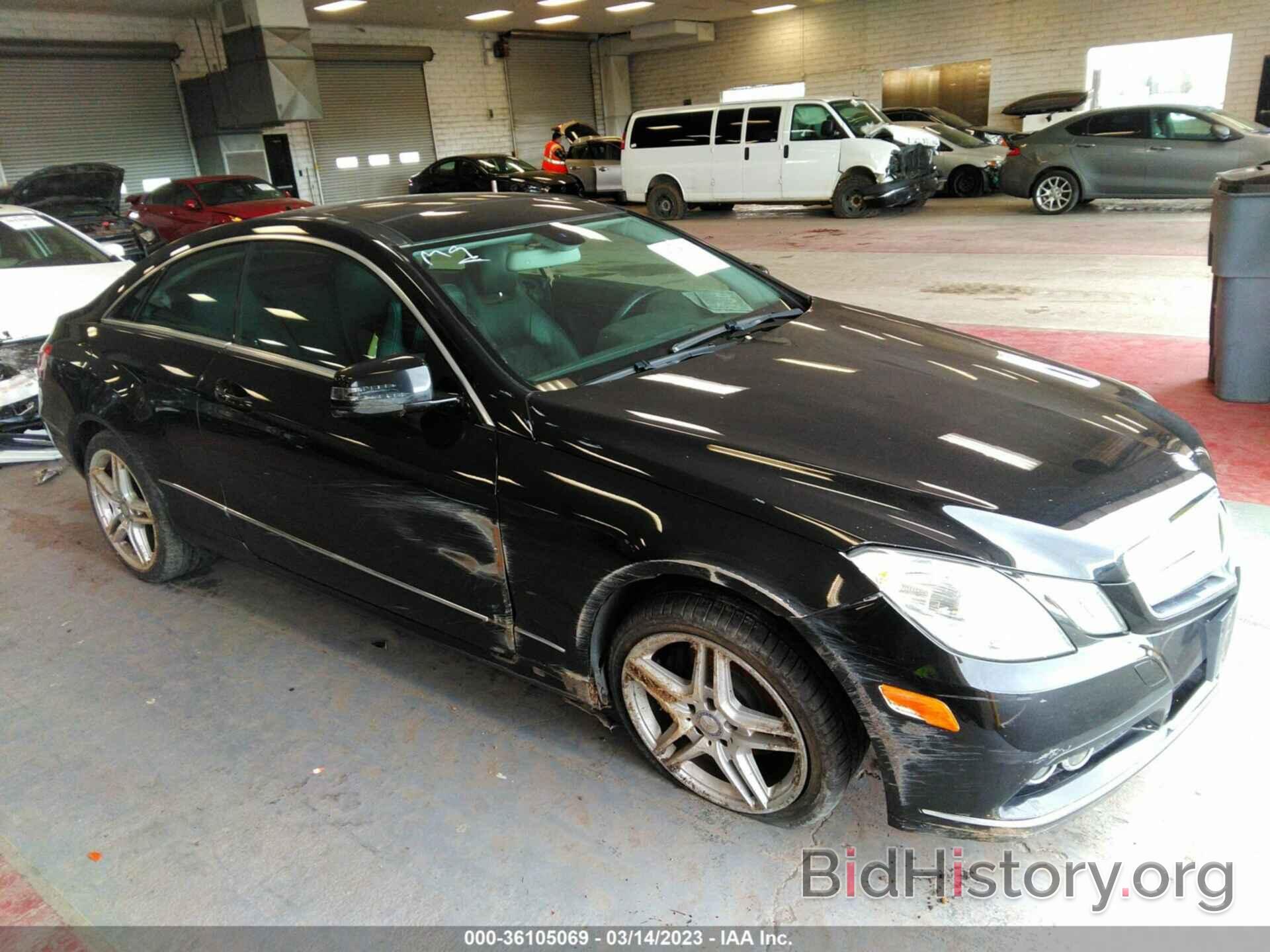 Photo WDDKJ5GB9BF096565 - MERCEDES-BENZ E-CLASS 2011