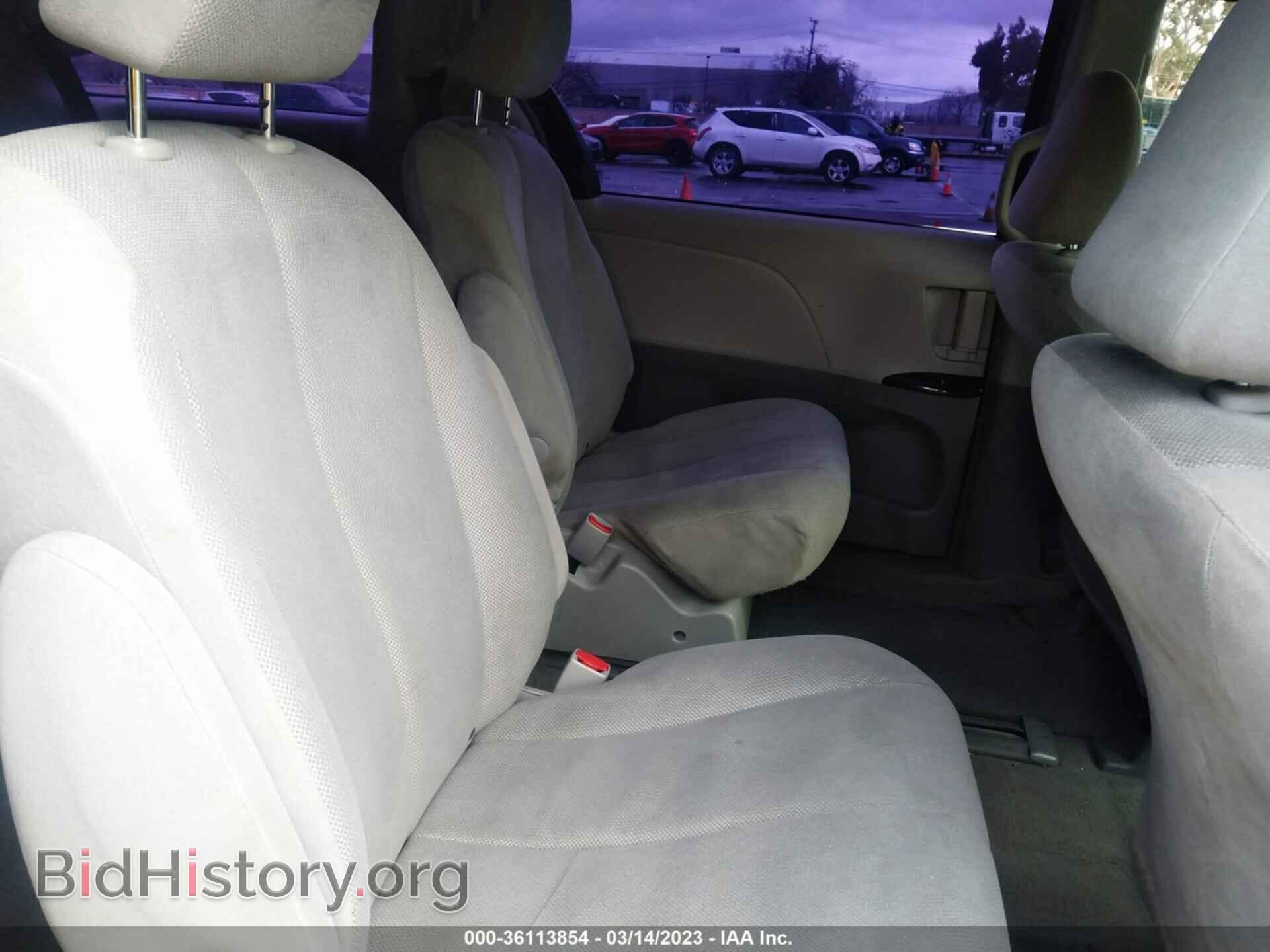 2011 TOYOTA SIENNA - VIN: 5TDZK3DC5BS025631 - Фото 8