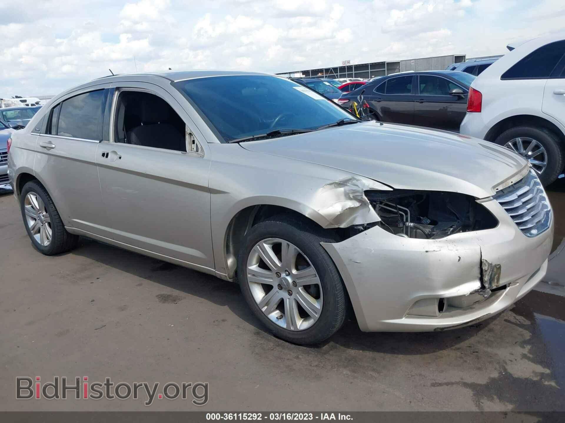 2013 CHRYSLER 200 - VIN: 1C3CCBAB9DN697827 - Фото 6