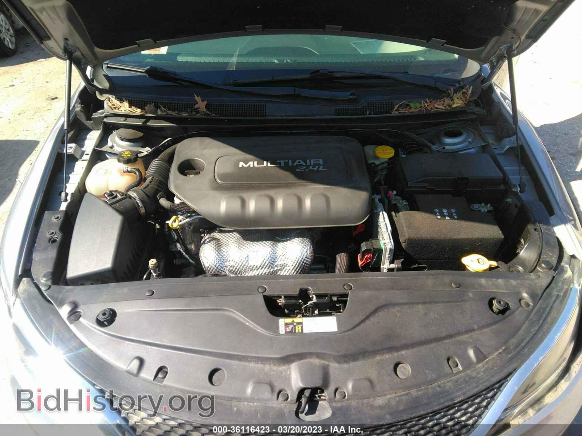 2016 CHRYSLER 200 - VIN: 1C3CCCAB1GN110594 - Фото 10