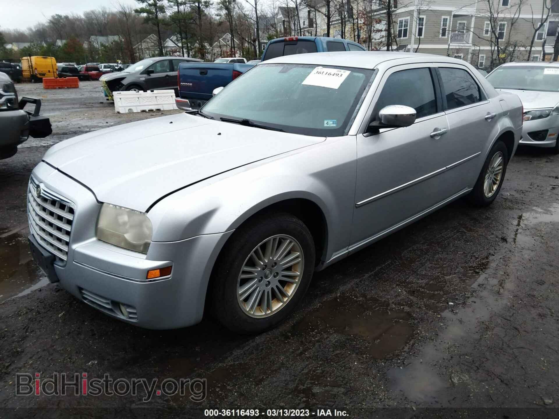 2010 CHRYSLER 300 - VIN: 2C3CA4CD7AH135557 - Фото 2