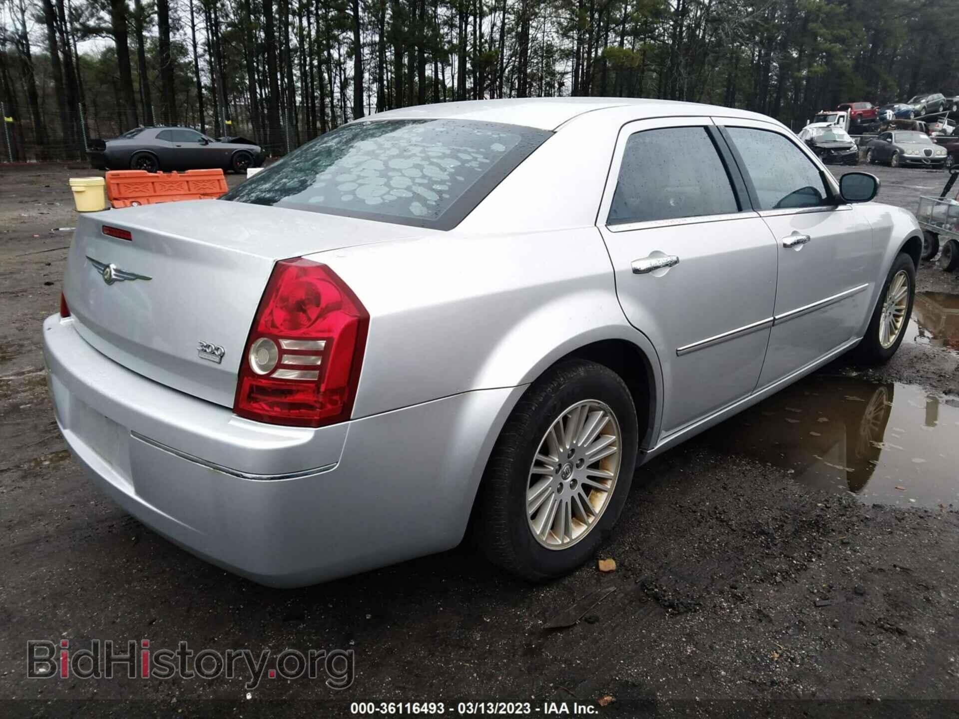 2010 CHRYSLER 300 - VIN: 2C3CA4CD7AH135557 - Фото 4