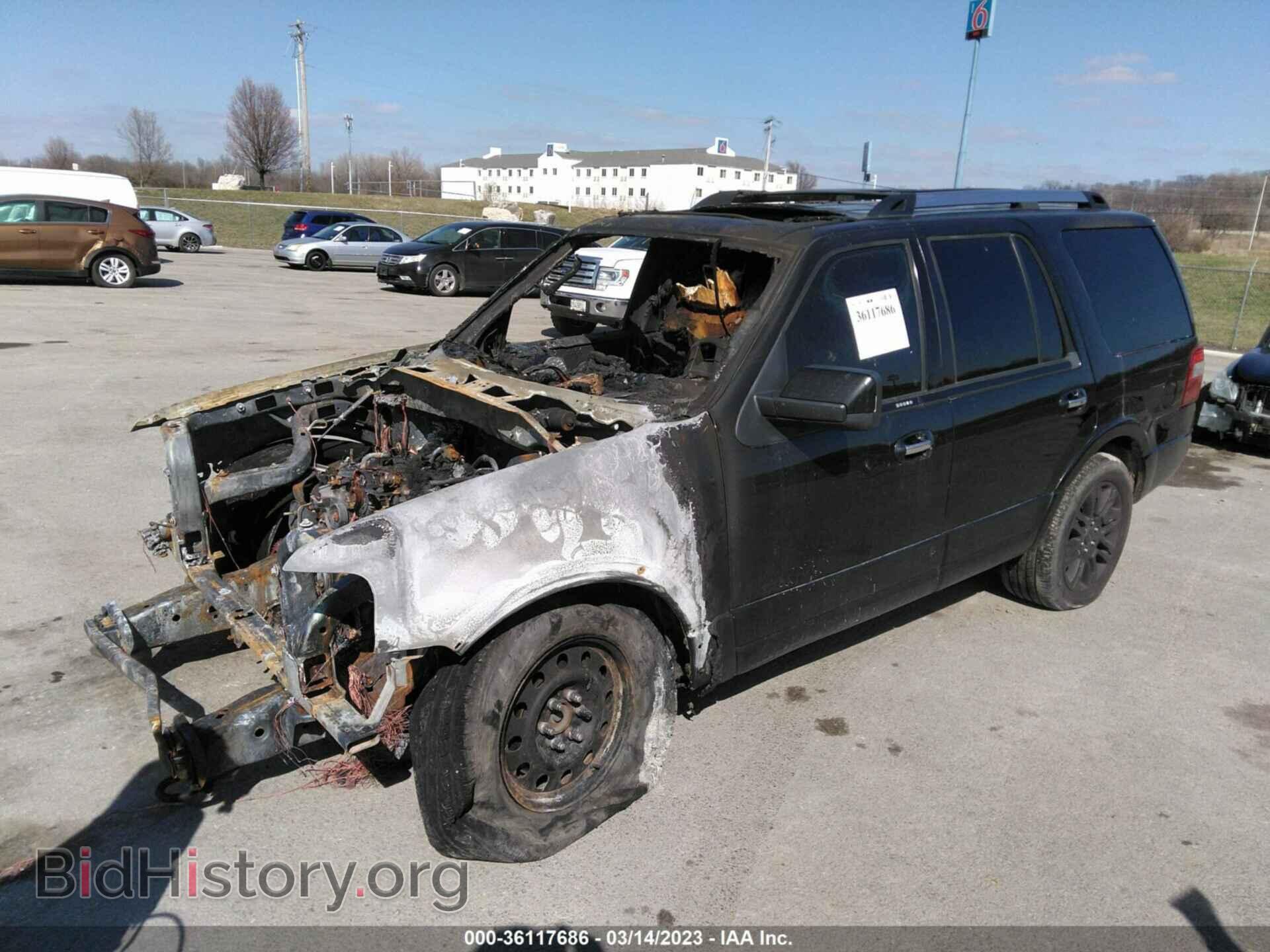 2013 FORD EXPEDITION - VIN: 1FMJU2A59DEF11550 - Фото 2