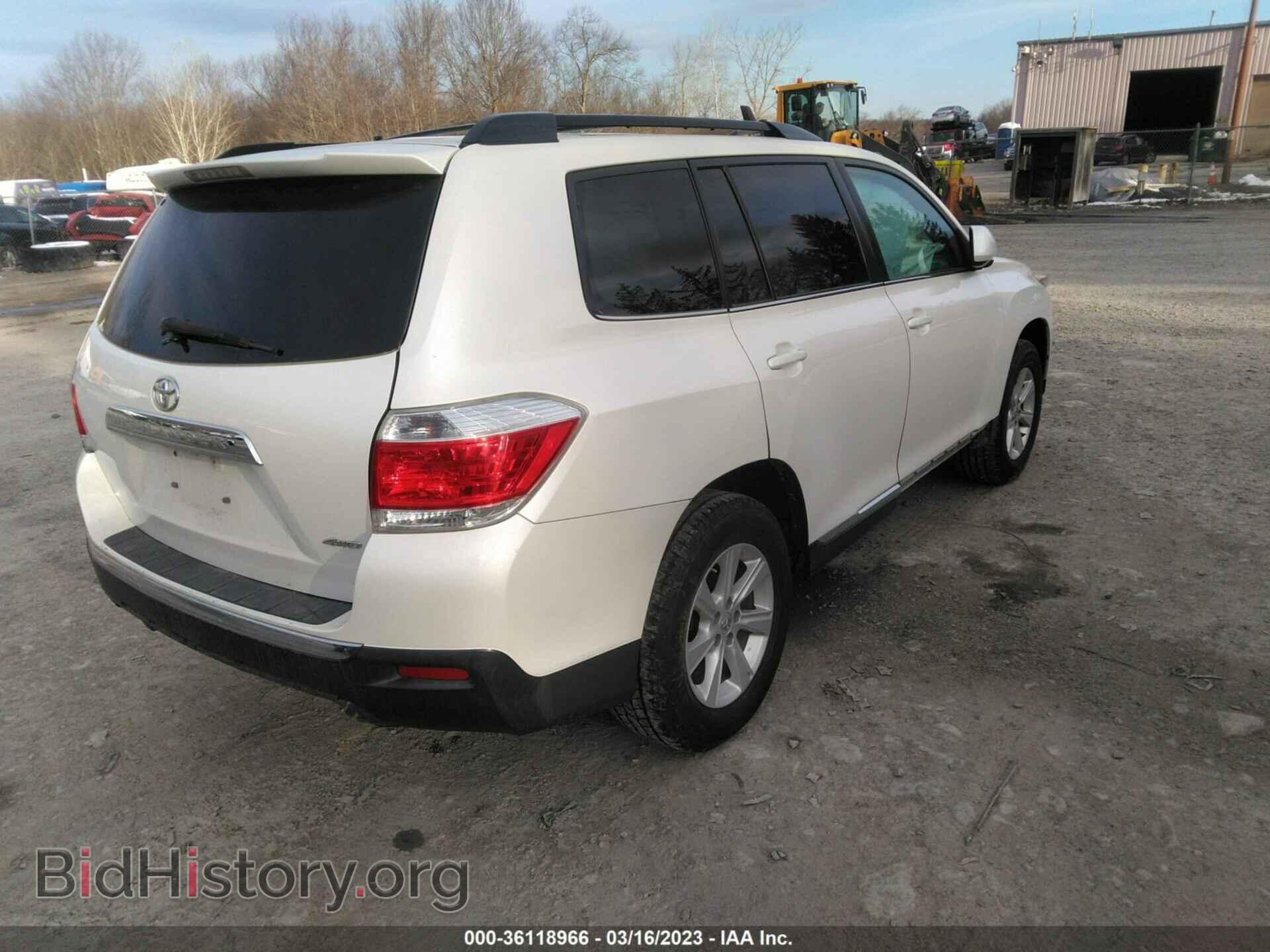 2013 TOYOTA HIGHLANDER - VIN: 5TDBK3EH8DS272401 - Фото 4