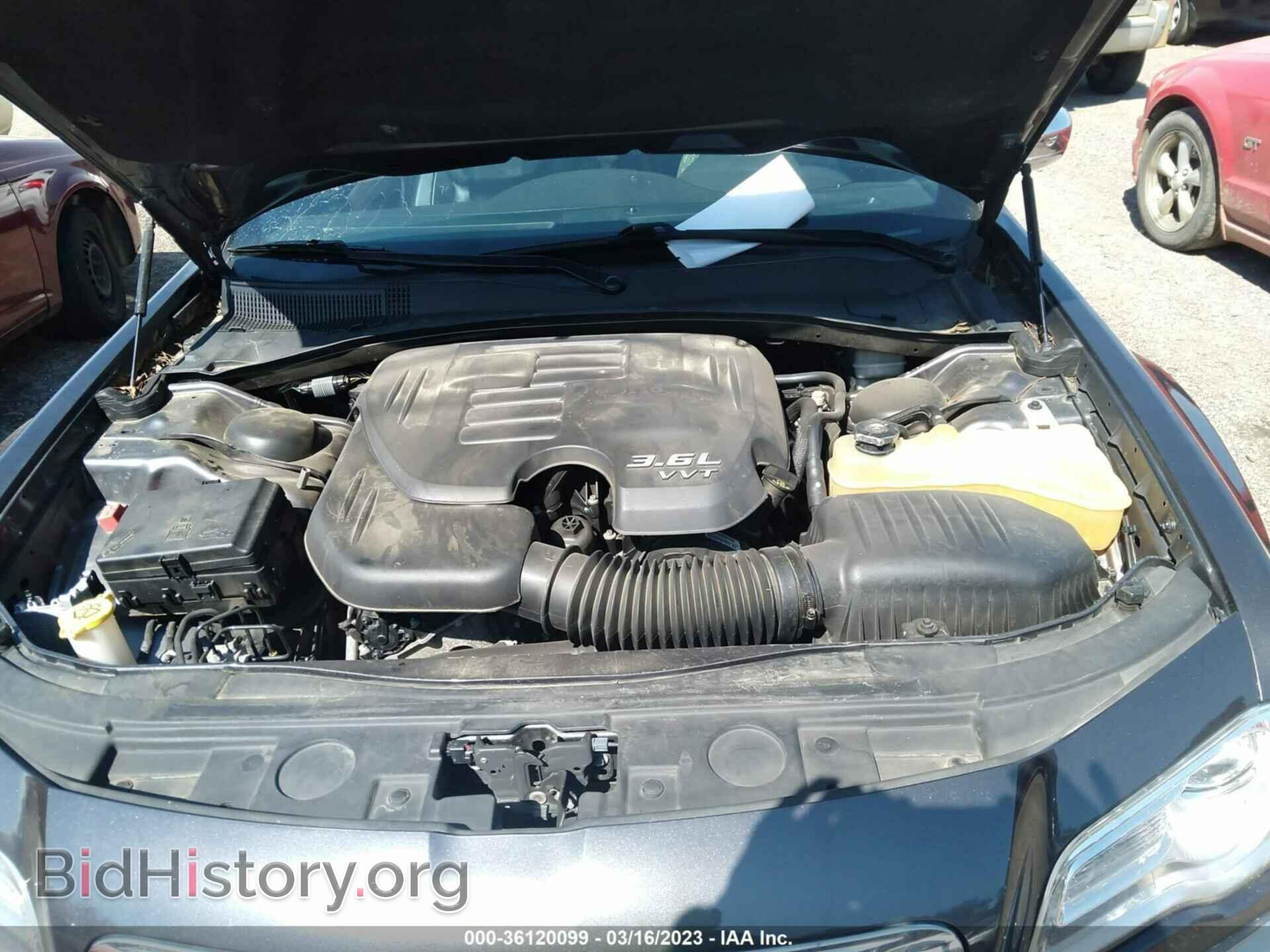 2014 CHRYSLER 300 - VIN: 2C3CCAAG3EH347061 - Фото 10