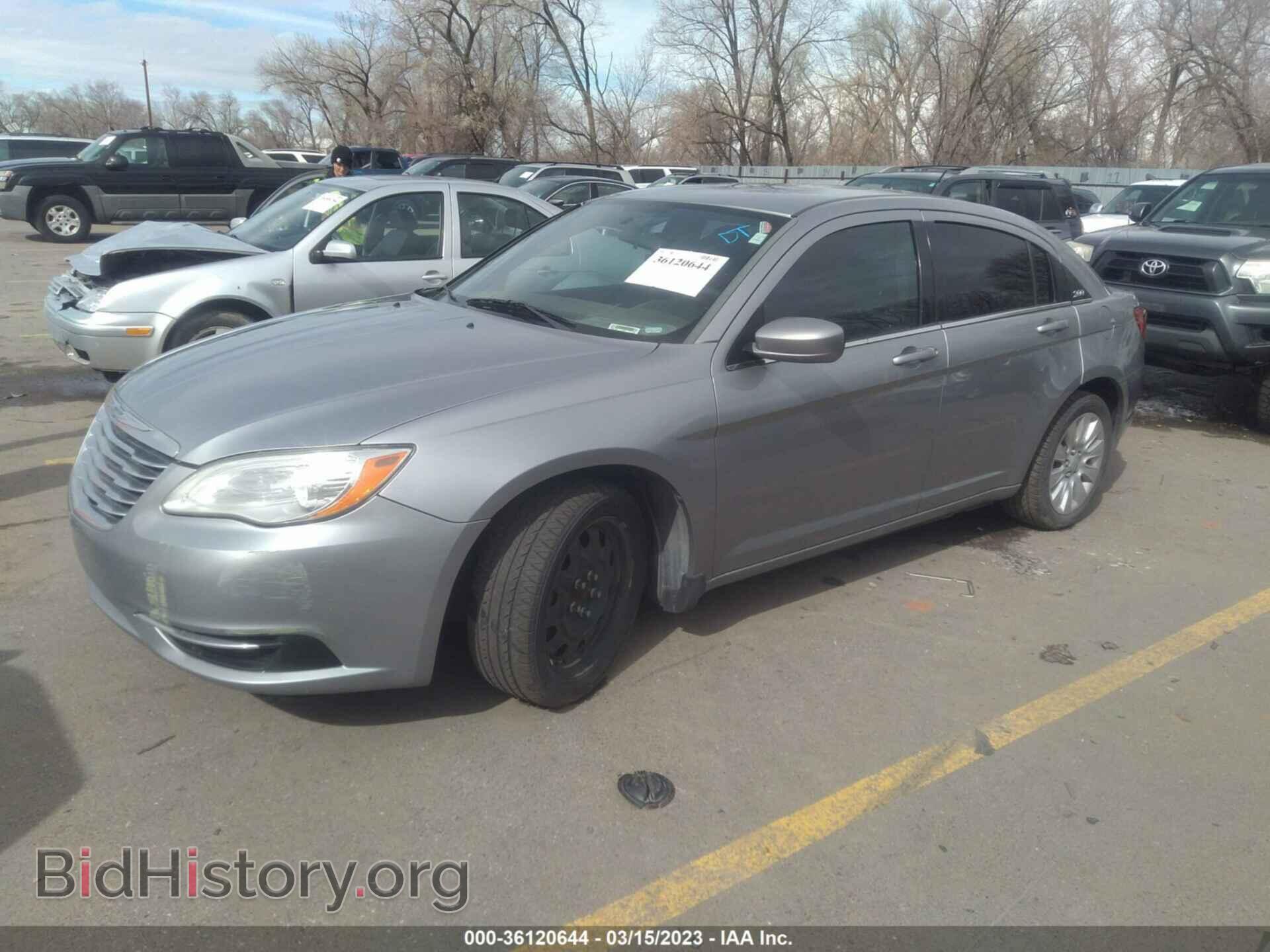2014 CHRYSLER 200 - VIN: 1C3CCBAB8EN122619 - Фото 2
