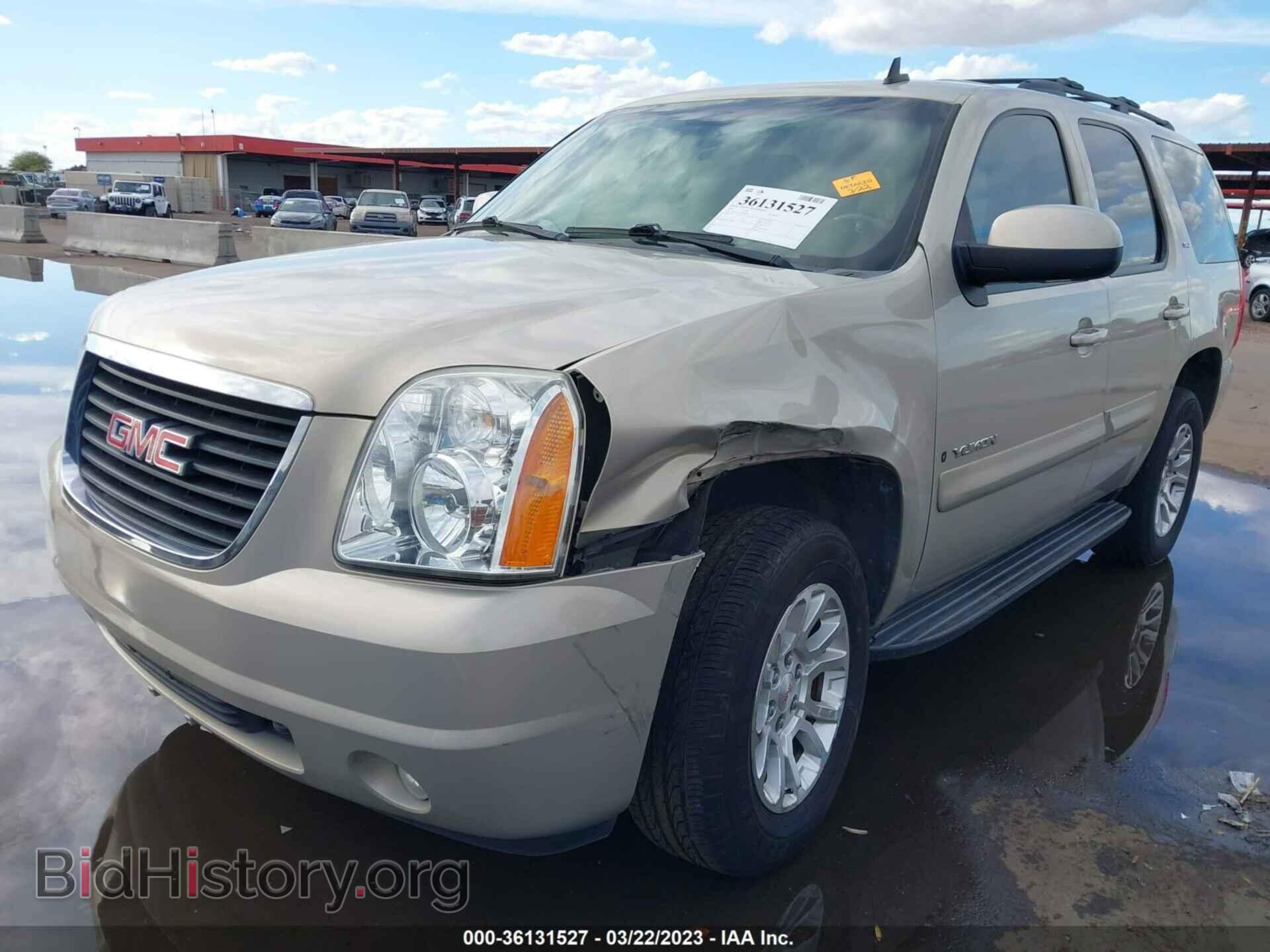 2008 GMC YUKON - VIN: 1GKFC130X8R226819 - Фото 2