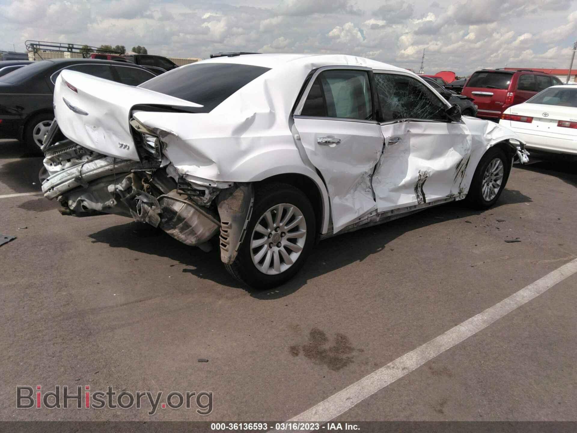 2014 CHRYSLER 300 - VIN: 2C3CCAAG4EH140839 - Фото 4