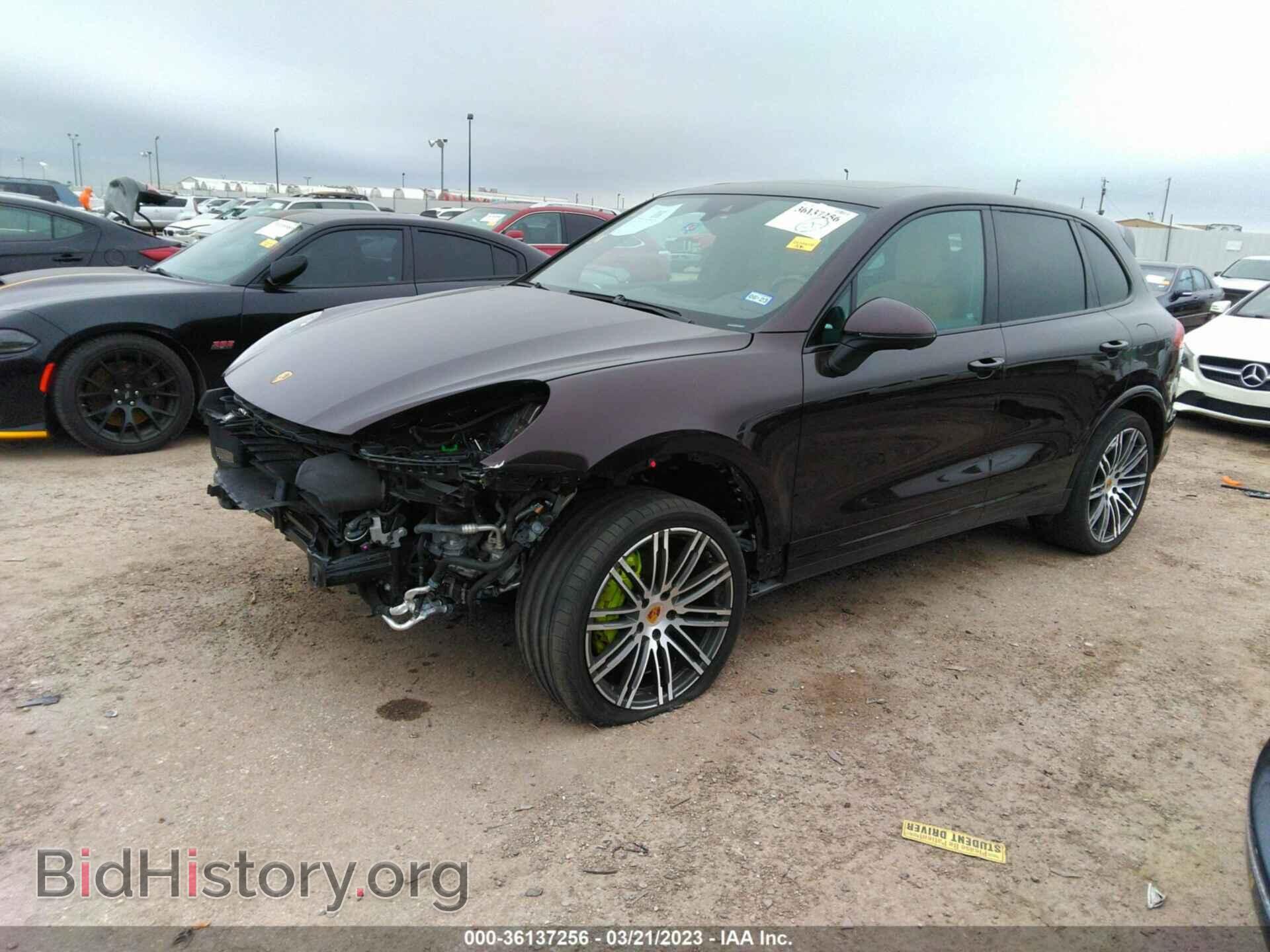 2018 PORSCHE CAYENNE - VIN: WP1AE2A29JLA70497 - Фото 2